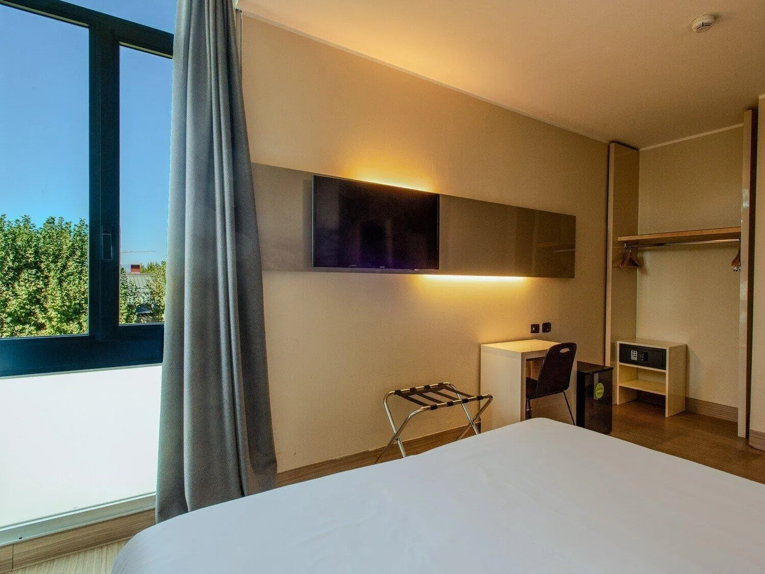 Photo of the whole room, Bed in B&B Hotel Firenze City Center