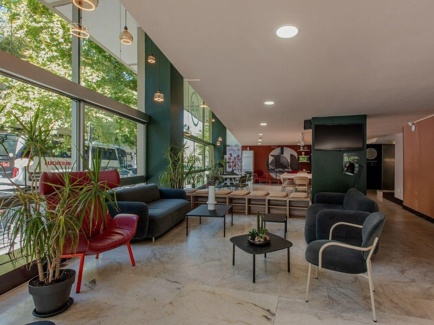 Lobby or reception in B&B Hotel Firenze City Center