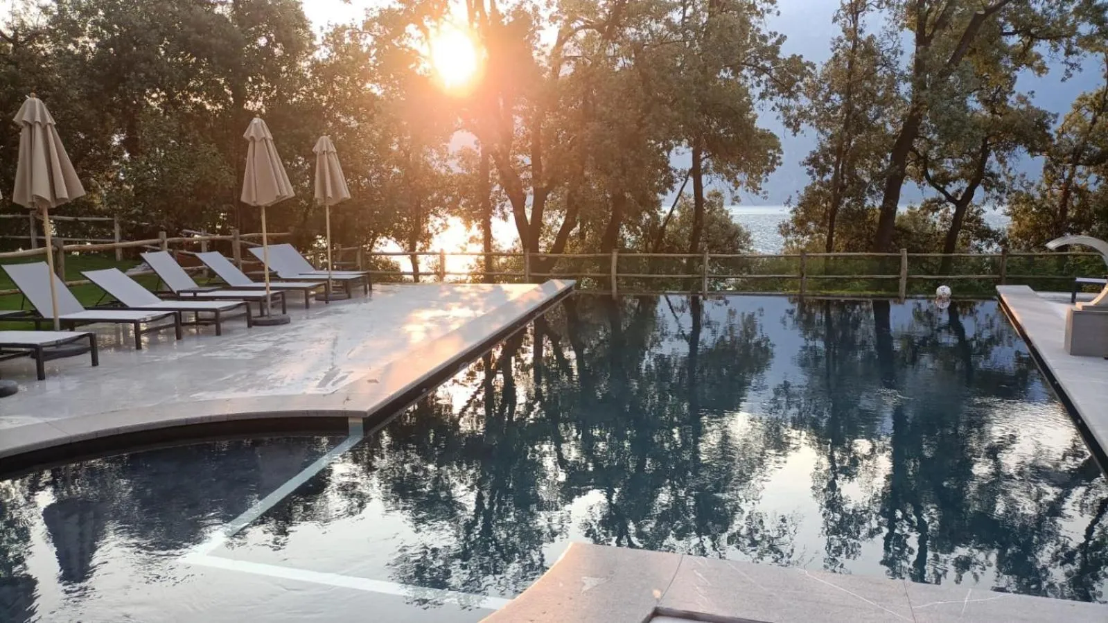 Swimming pool in Sibenbras Natural Aparthotel