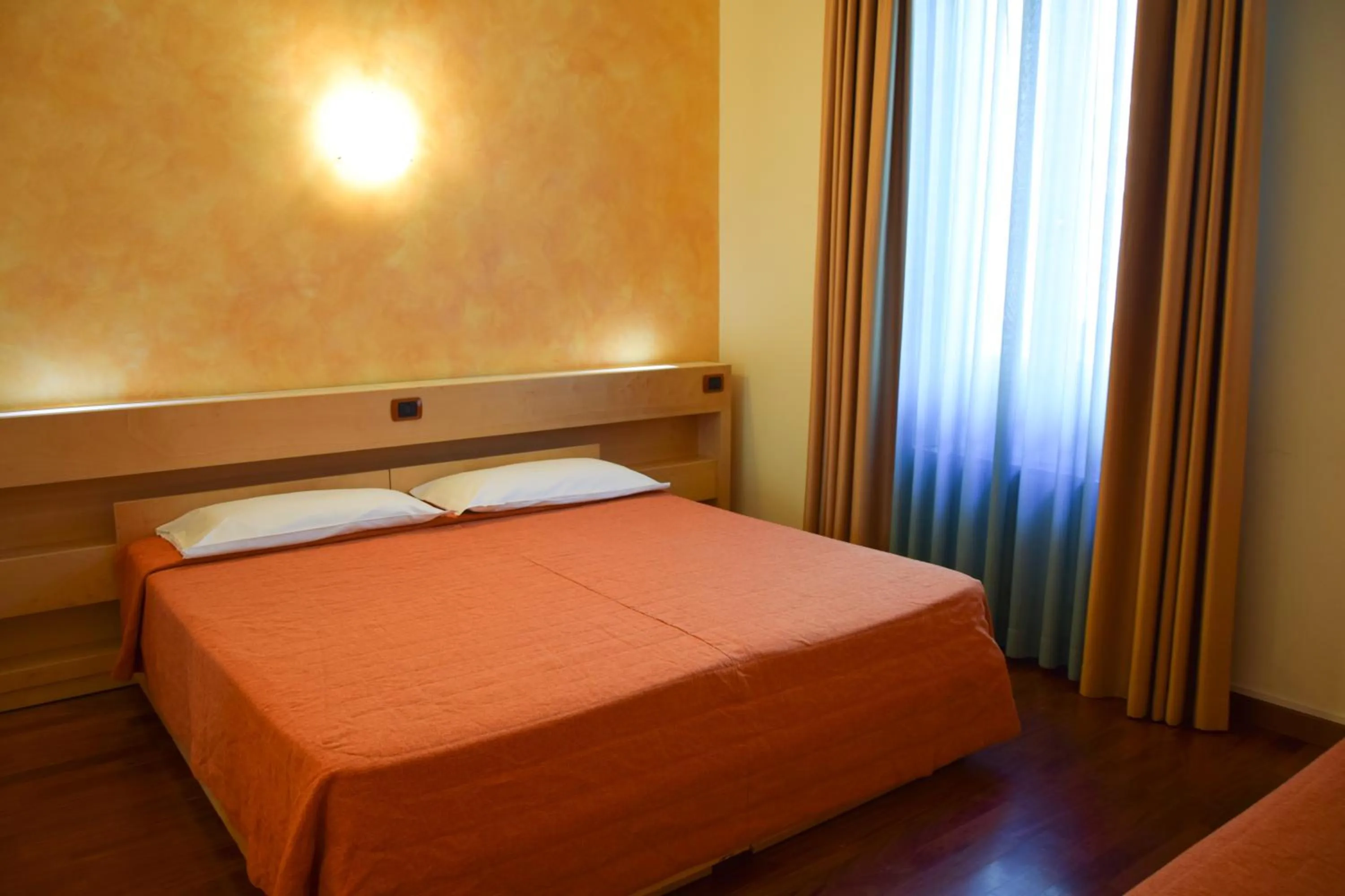 Bedroom, Bed in Hotel Losanna