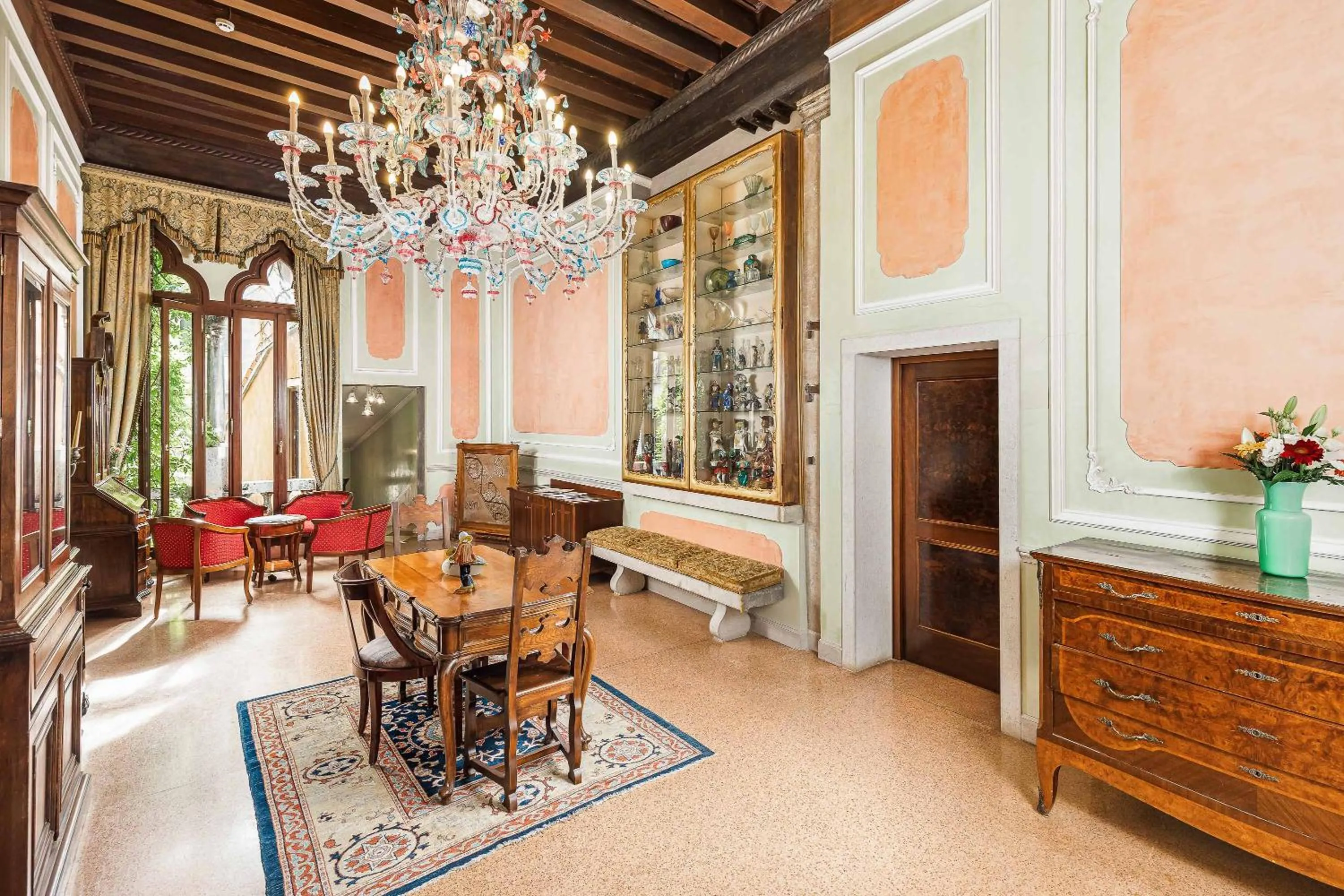 Communal lounge/ TV room in Hotel San Moisè