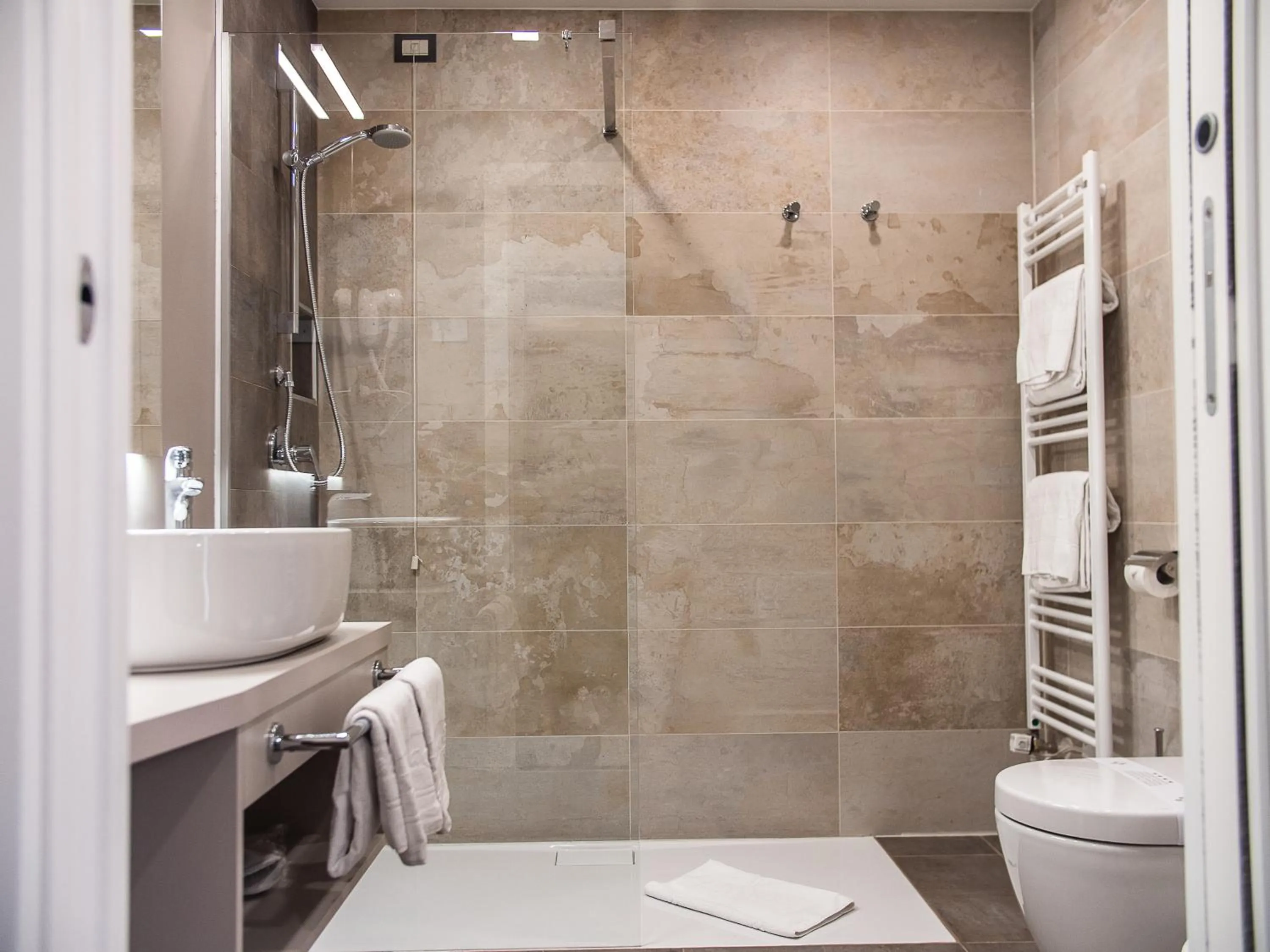 Shower in Araba Fenice Hotel