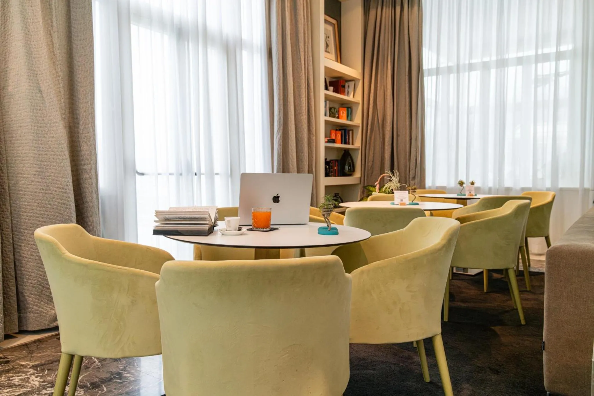 Communal lounge/ TV room in Araba Fenice Hotel