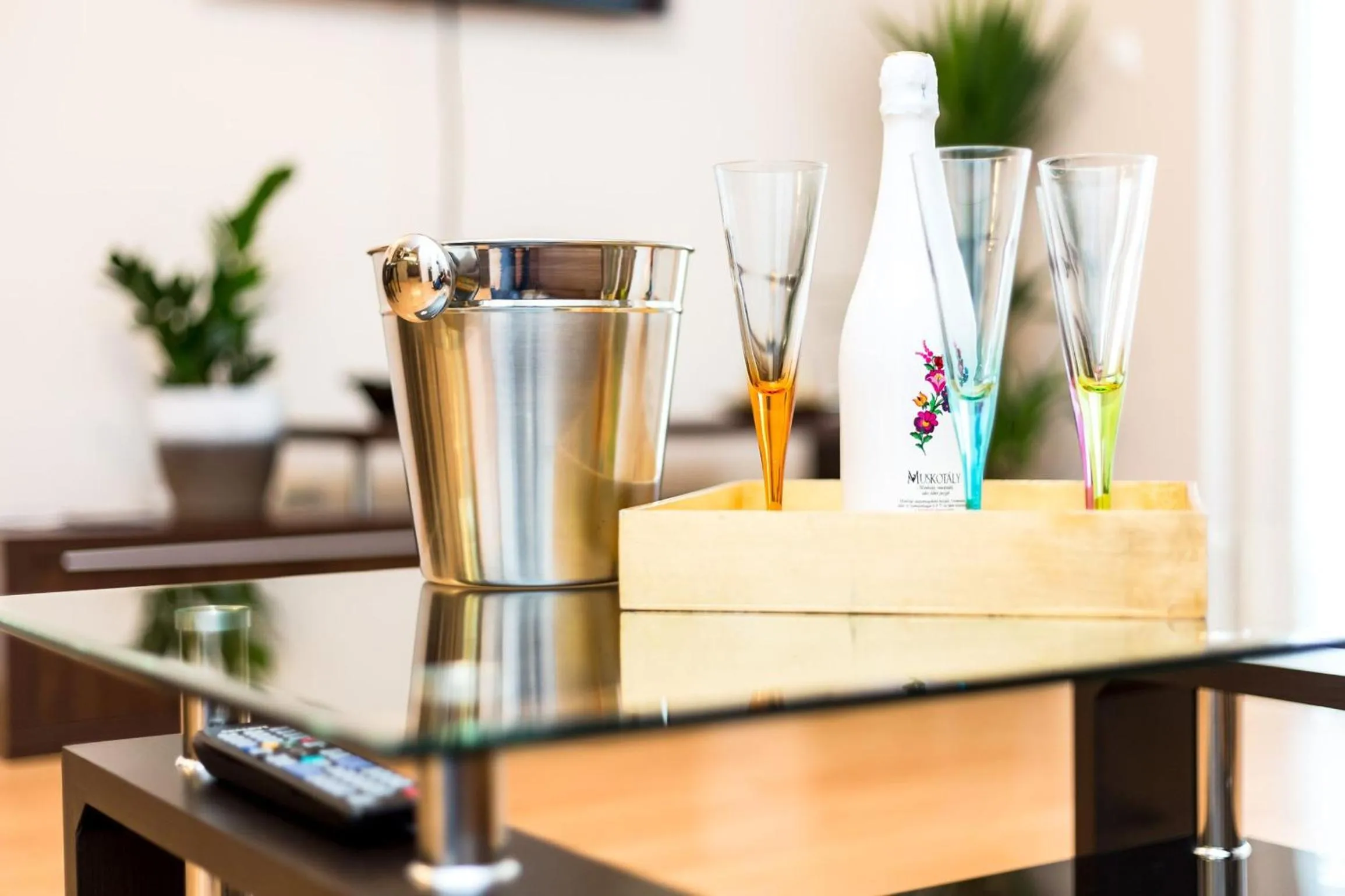 Decorative detail in Arpad Bridge Apartments