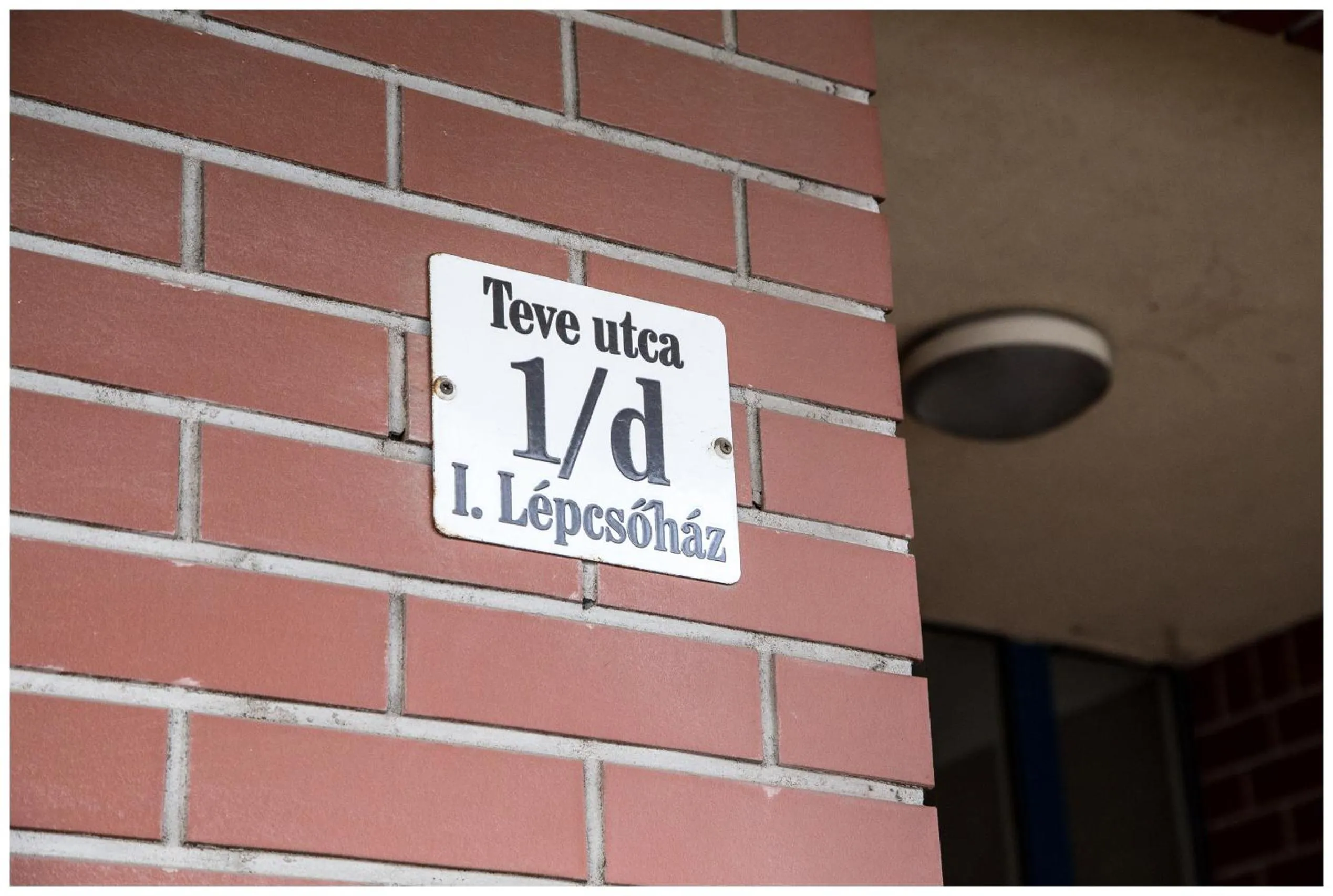 Facade/entrance in Arpad Bridge Apartments