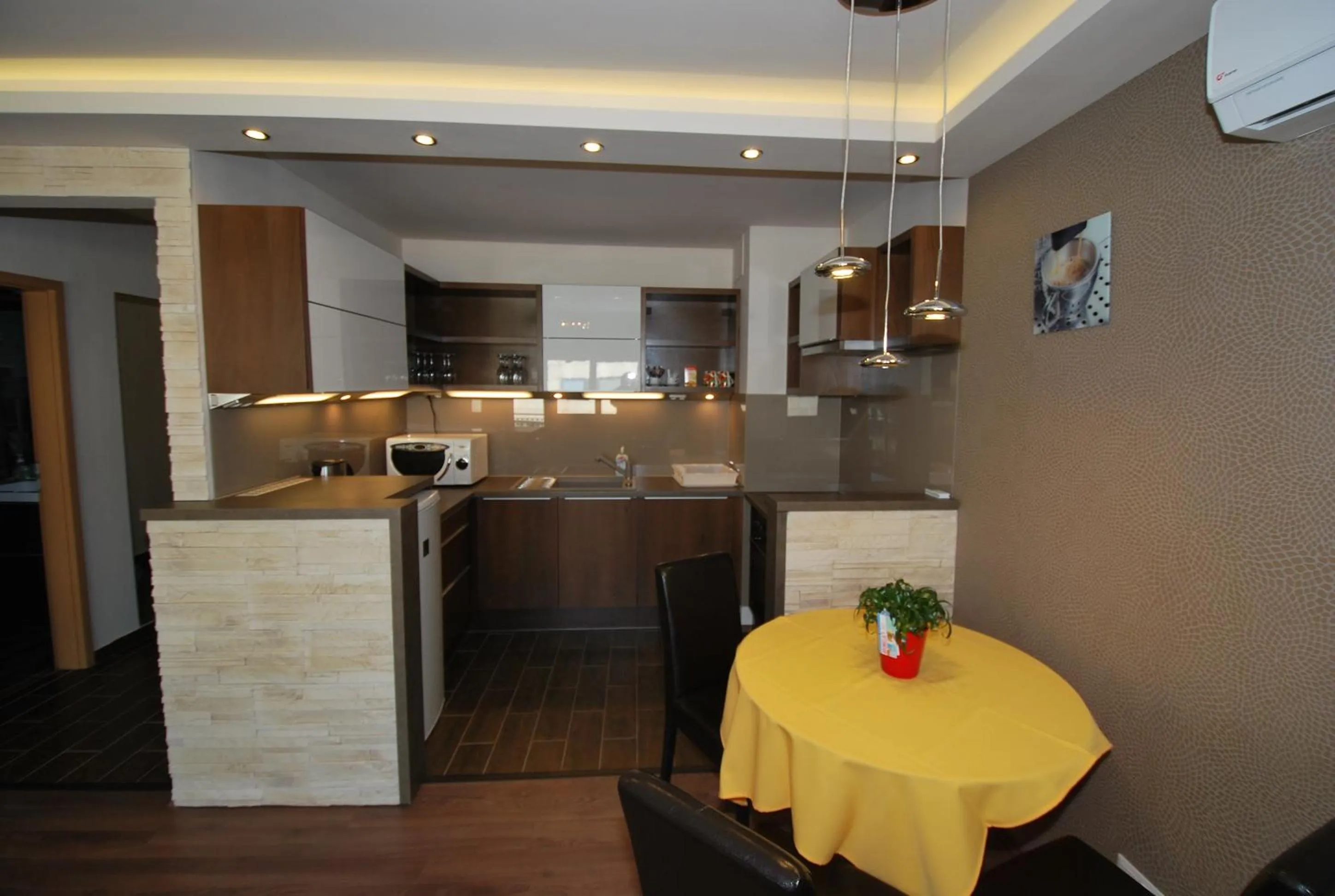 Kitchen or kitchenette in Arpad Bridge Apartments