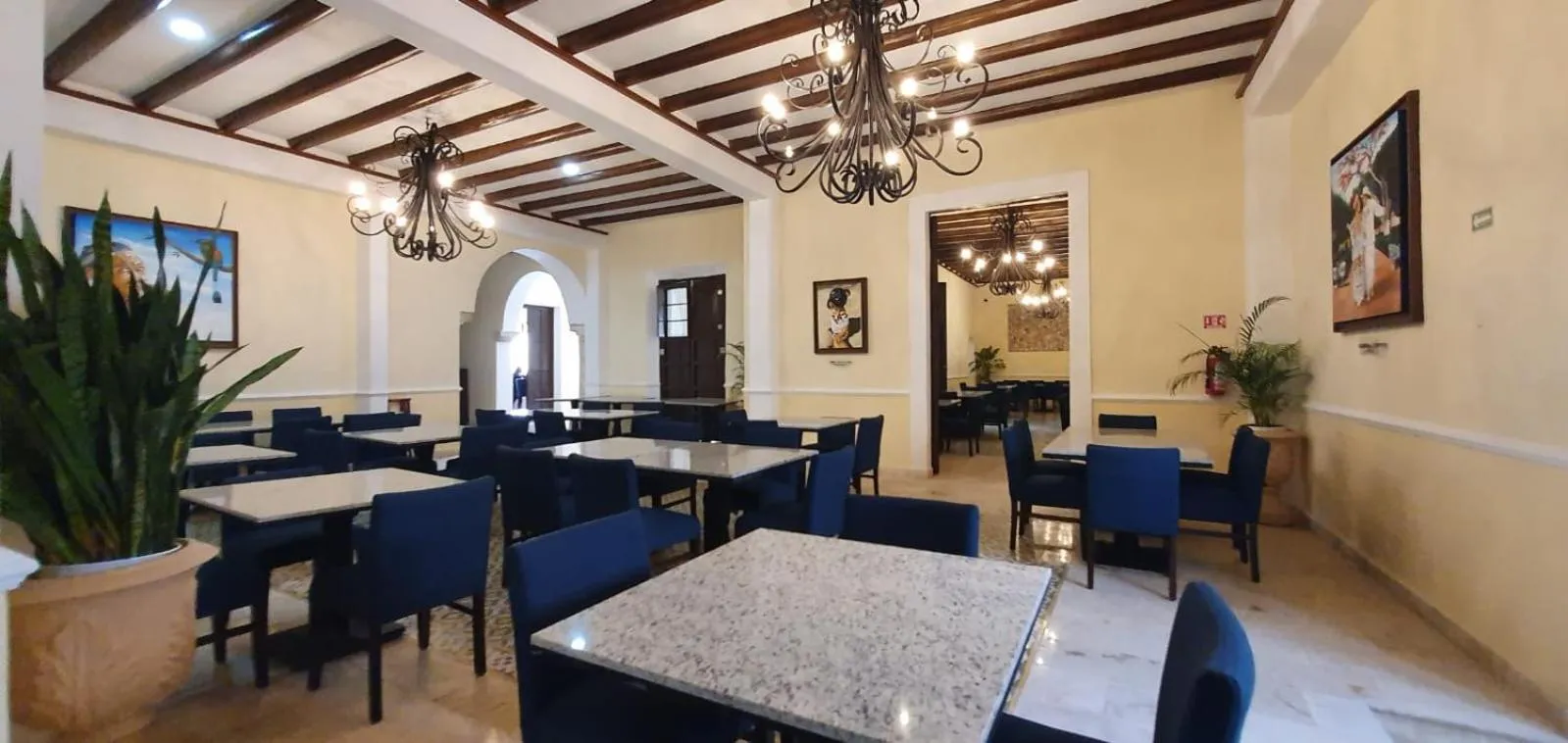 Restaurant/places to eat in Real Hispano