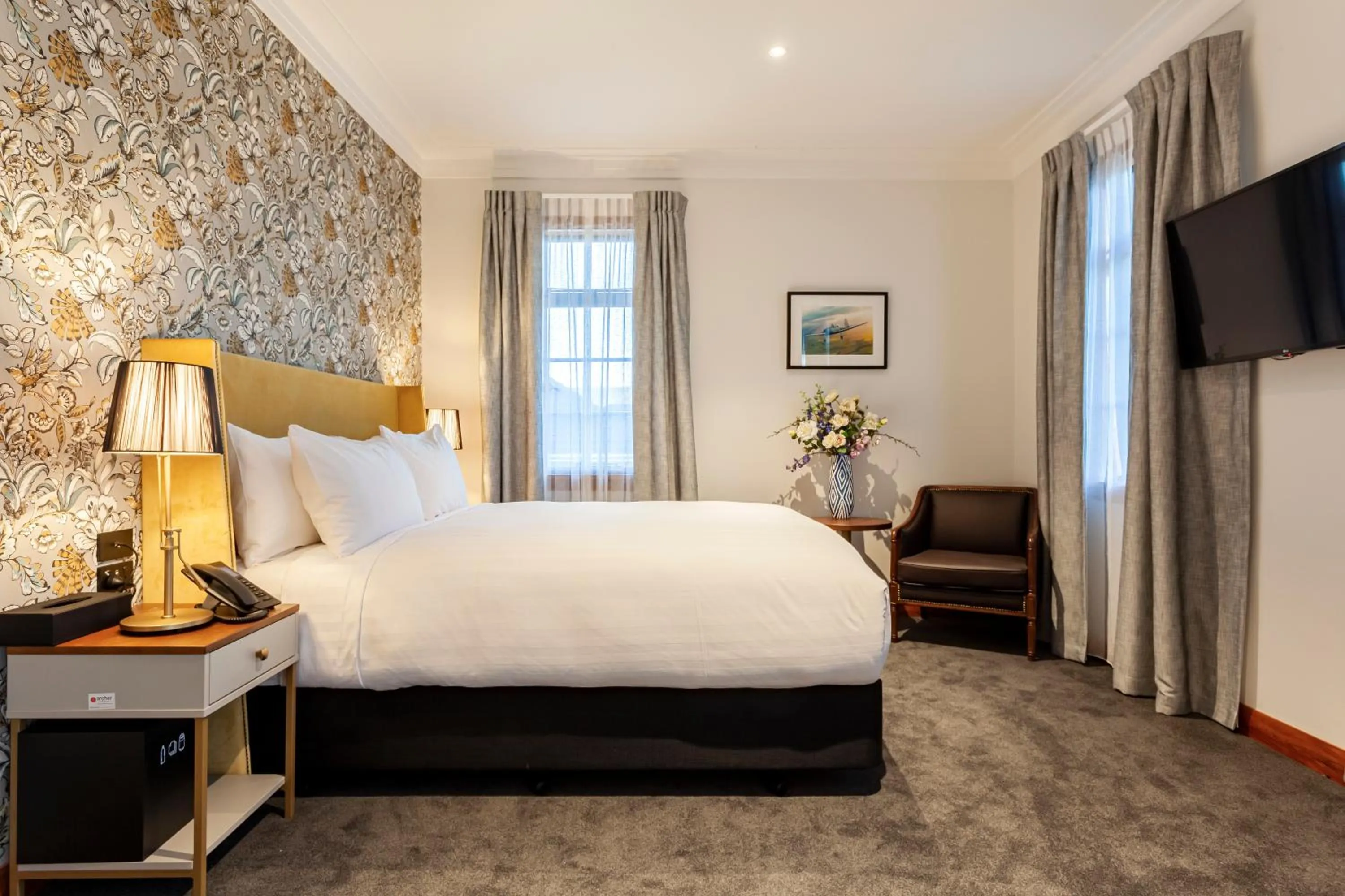 Photo of the whole room, Bed in Wigram Hotel