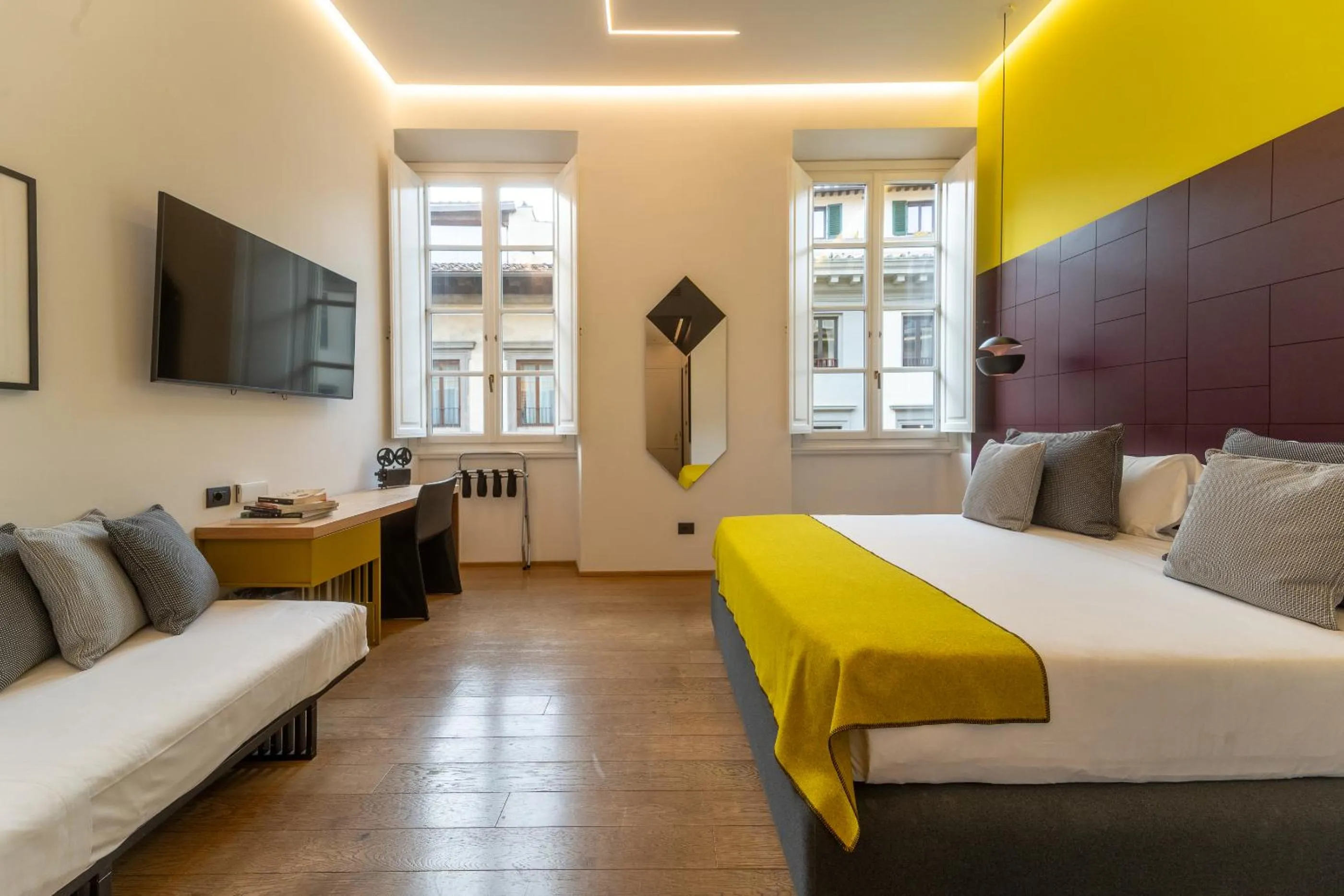 Seating area, Bed in Hotel Milu Florence