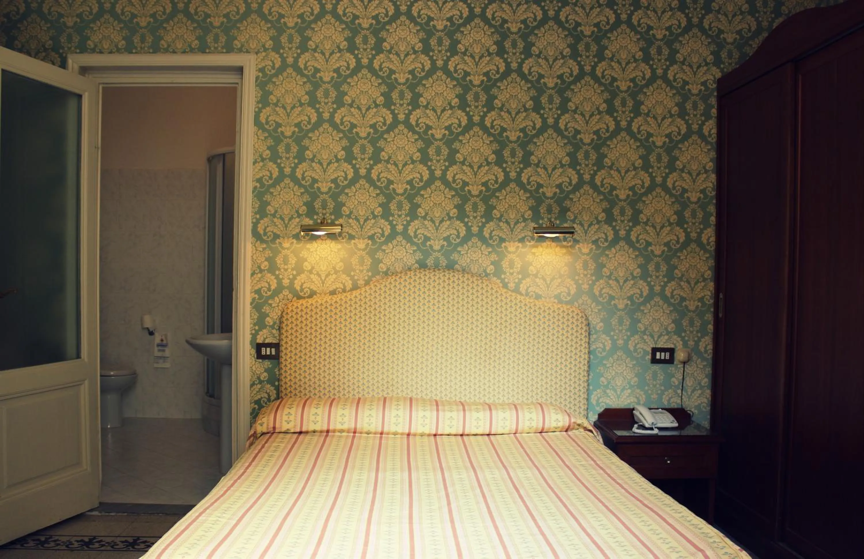 Photo of the whole room, Bed in Hotel Beatrice