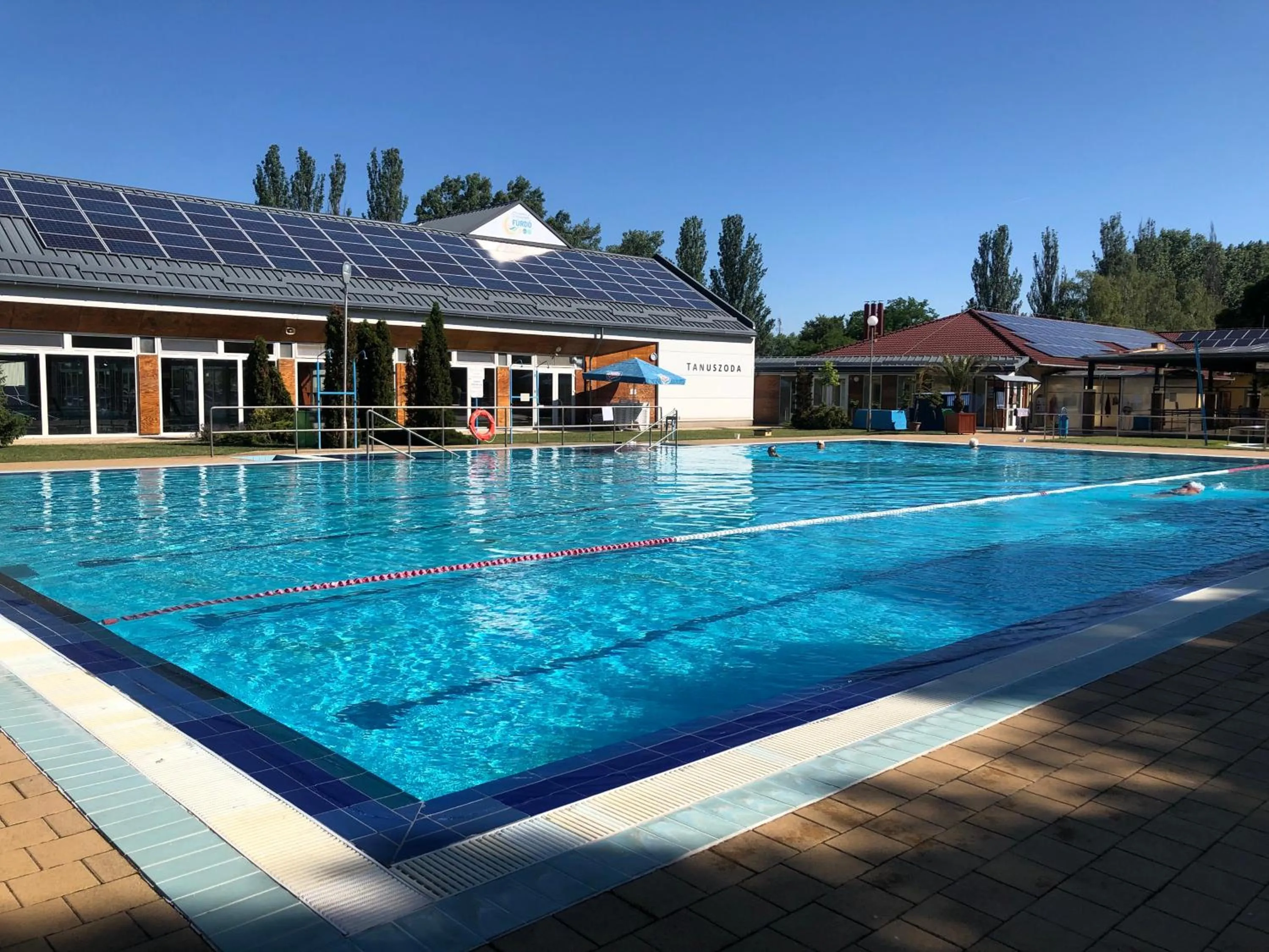 Swimming pool in Hotel Imperial Gyogyszallo es Gyogyfurdo