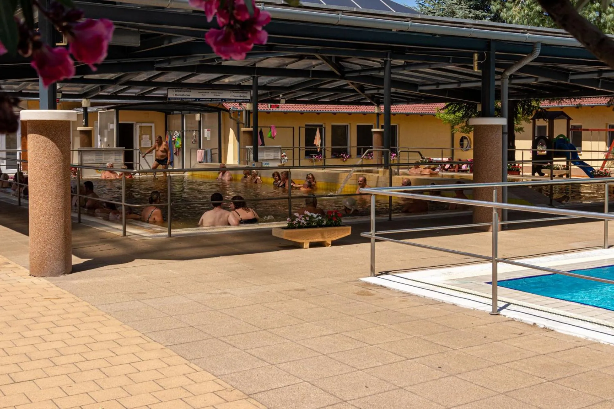 Hot Spring Bath in Hotel Imperial Gyogyszallo es Gyogyfurdo