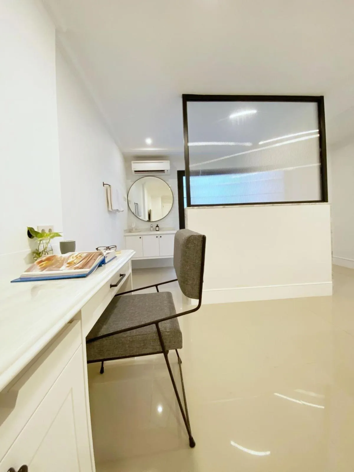 Loewys Home Tanjung Duren Jakarta Barat