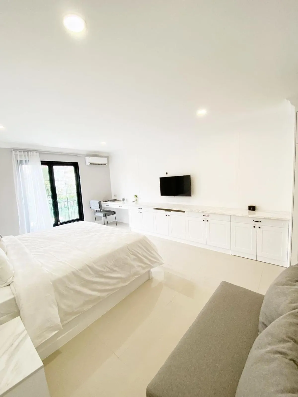 Bed in Loewys Home Tanjung Duren Jakarta Barat