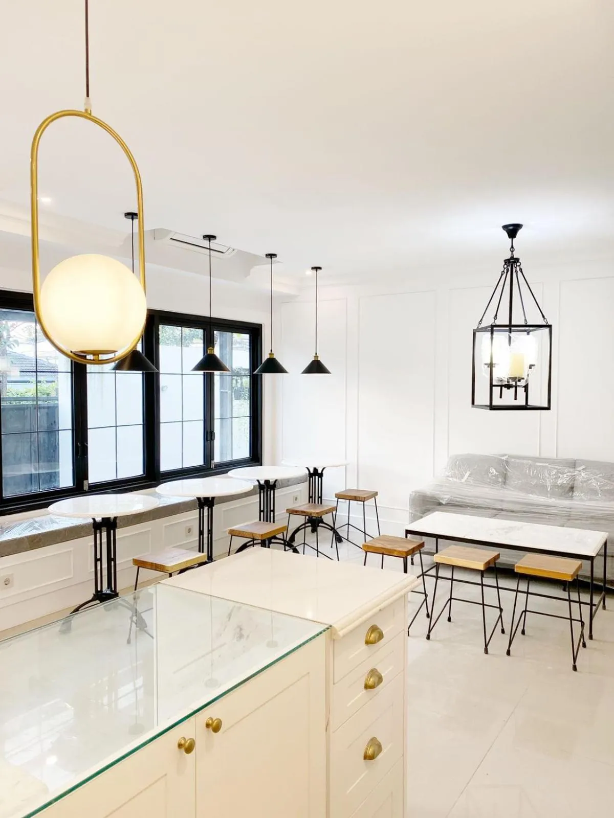 Loewys Home Tanjung Duren Jakarta Barat