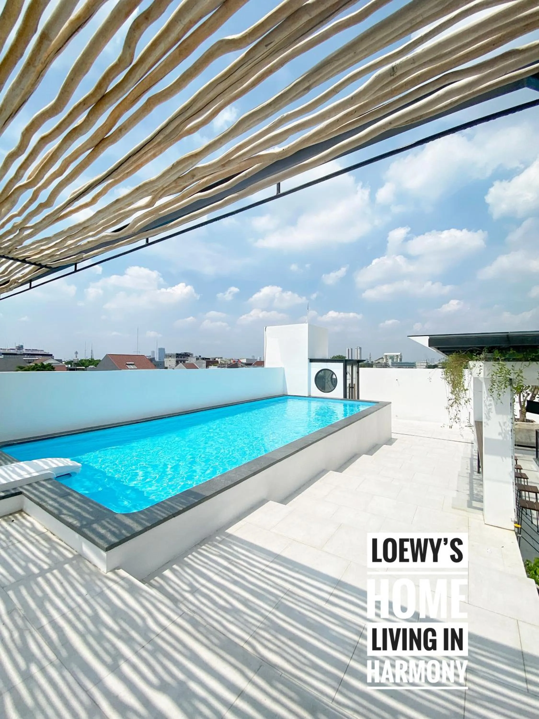 Swimming pool in Loewys Home Tanjung Duren Jakarta Barat