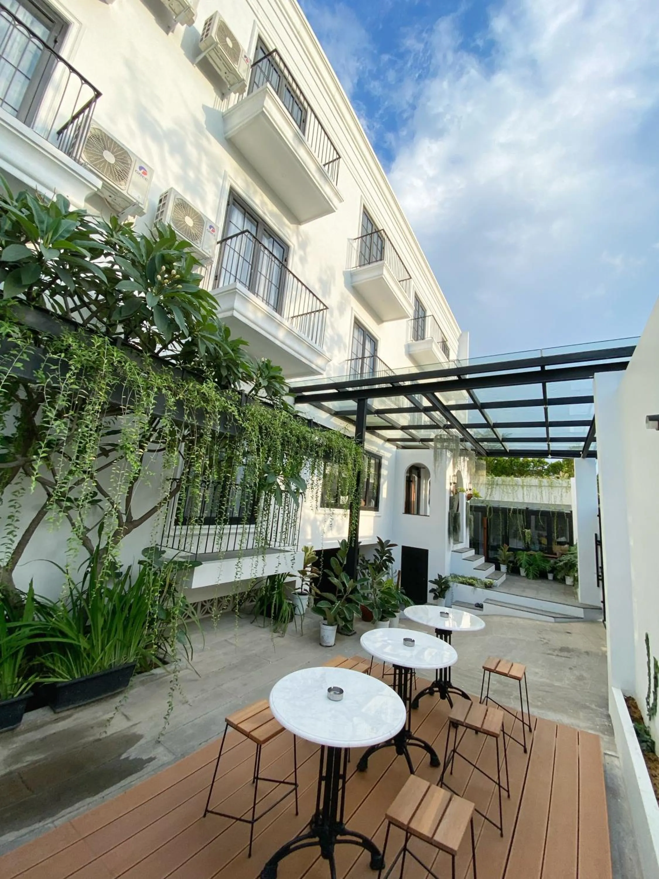 Loewys Home Tanjung Duren Jakarta Barat