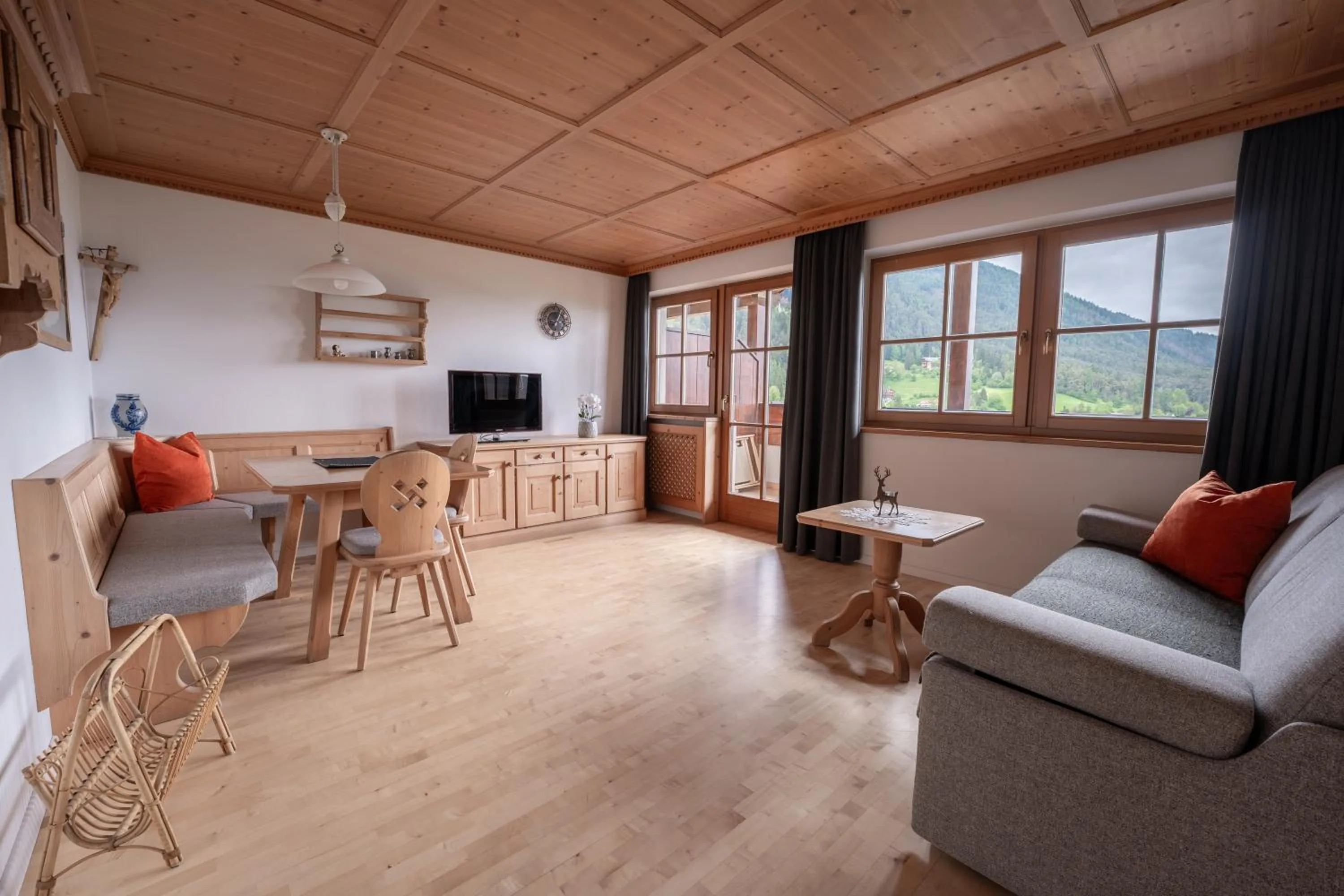 Communal lounge/ TV room in Residence Burghof