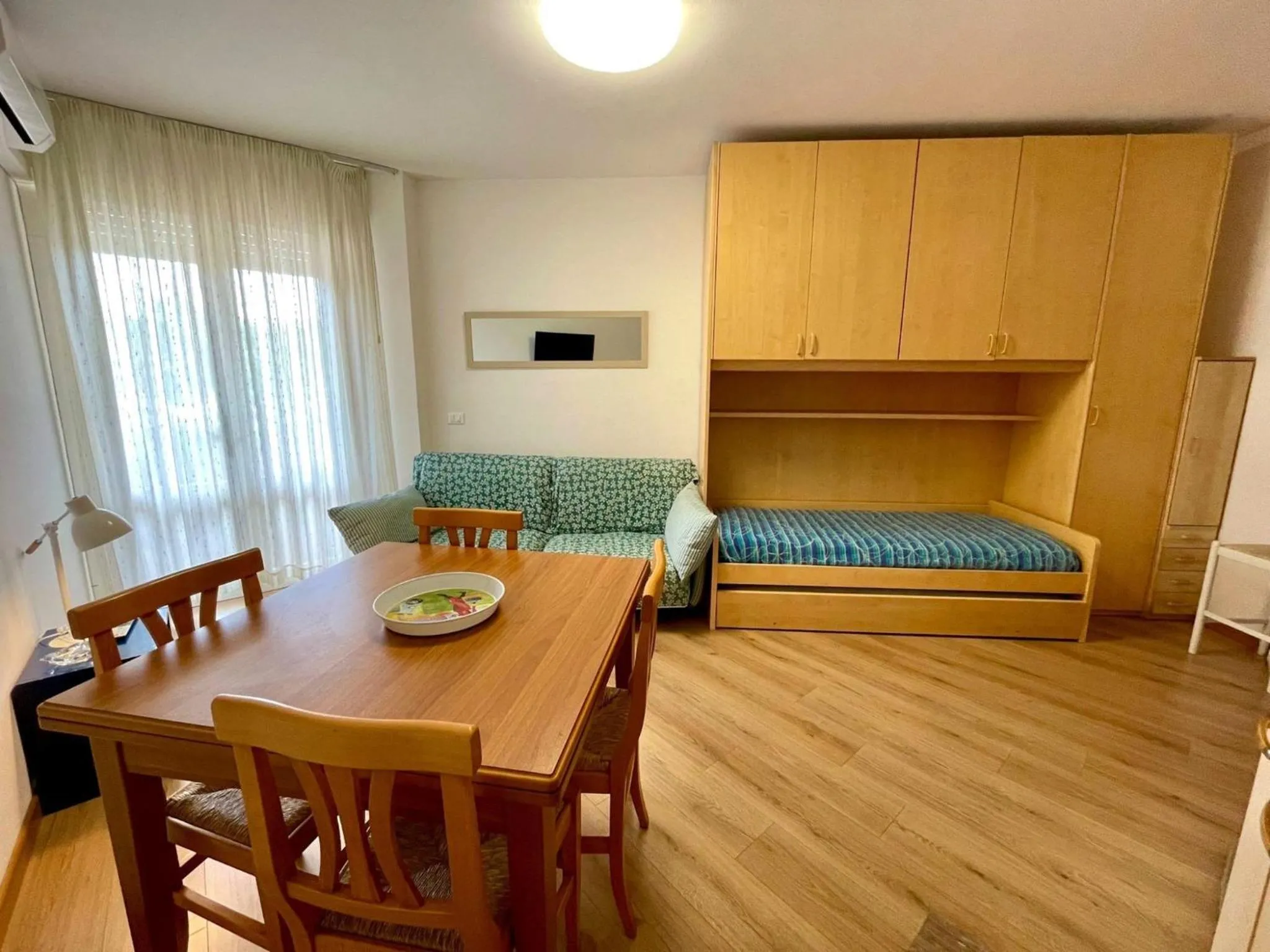 Functional studio by the beach-Beahost