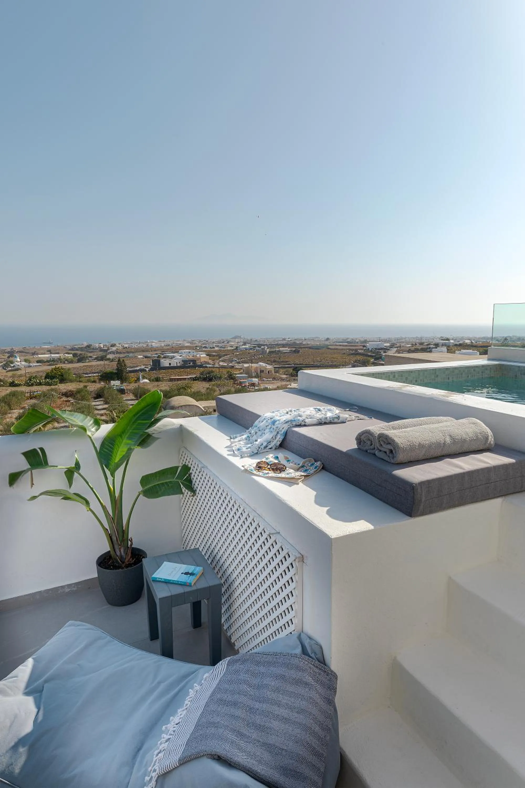 Day in Onyx Hotel & Suites