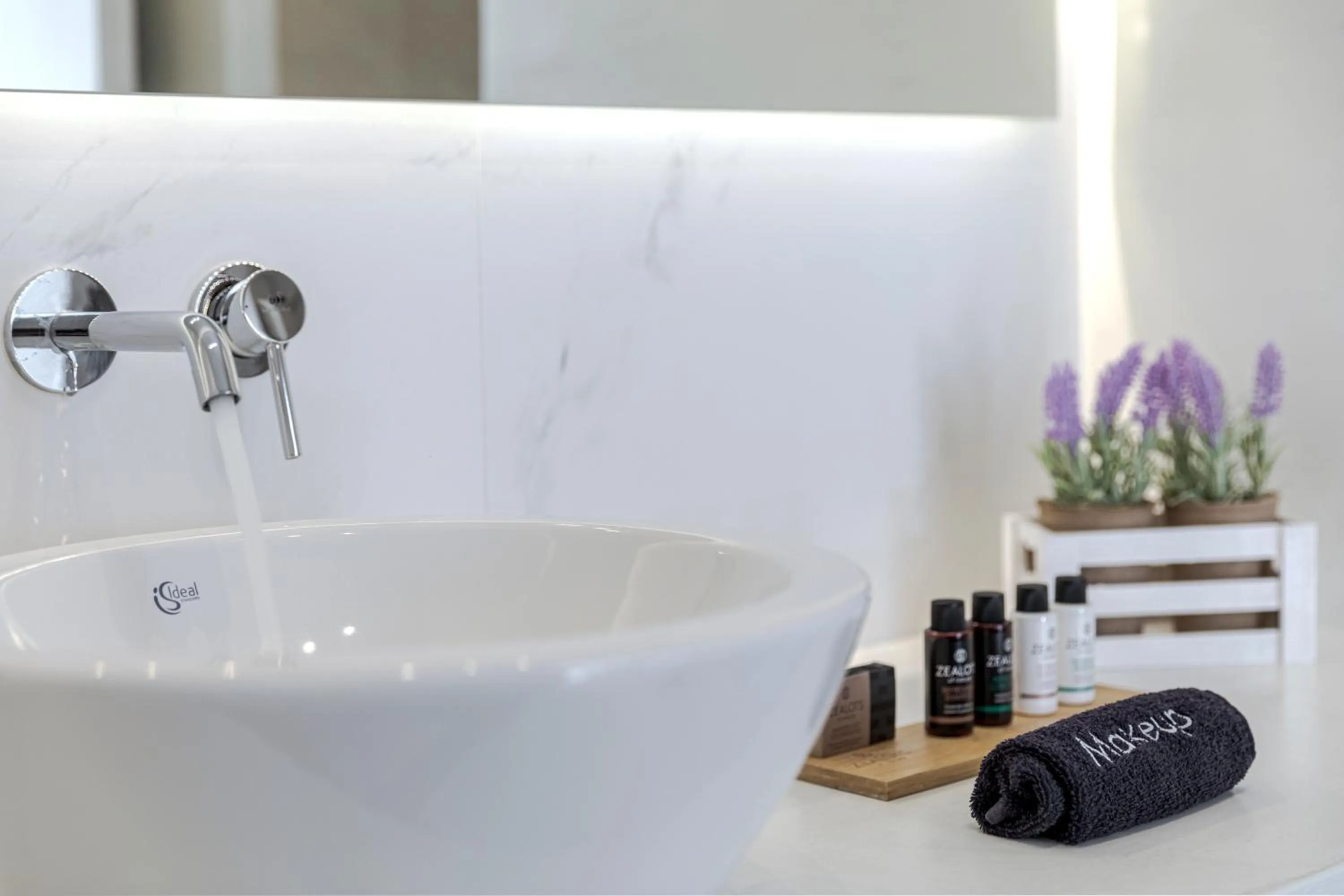 Bathroom in Onyx Hotel & Suites