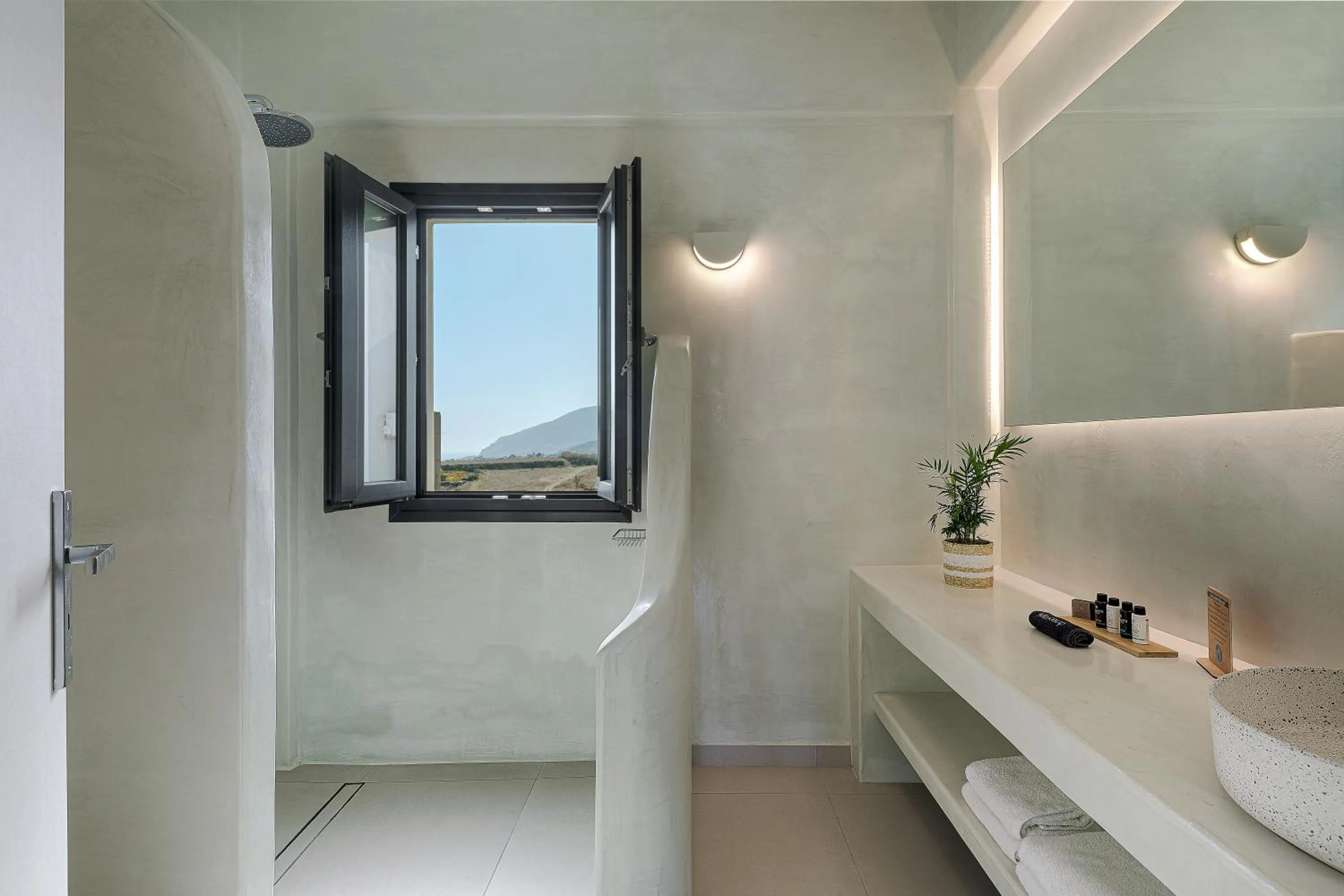 Bathroom in Onyx Hotel & Suites