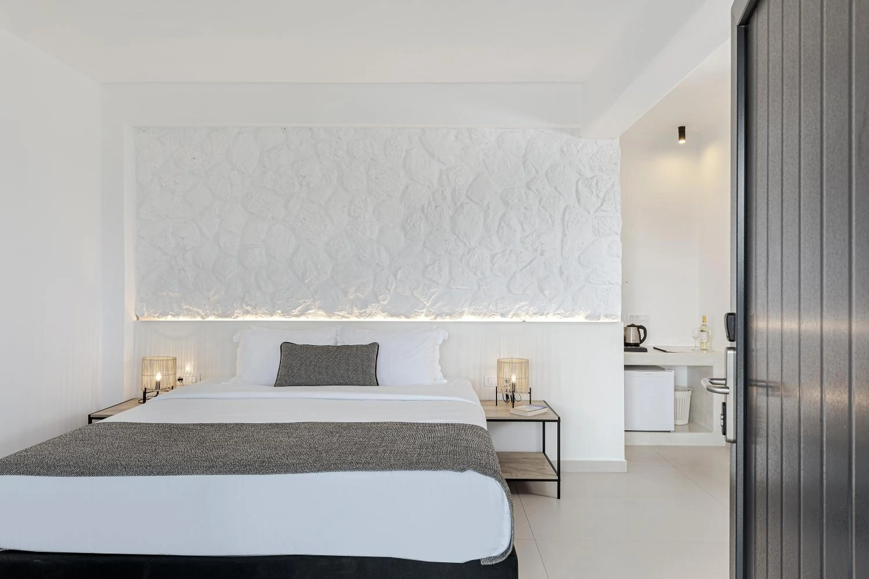 Bed in Onyx Hotel & Suites