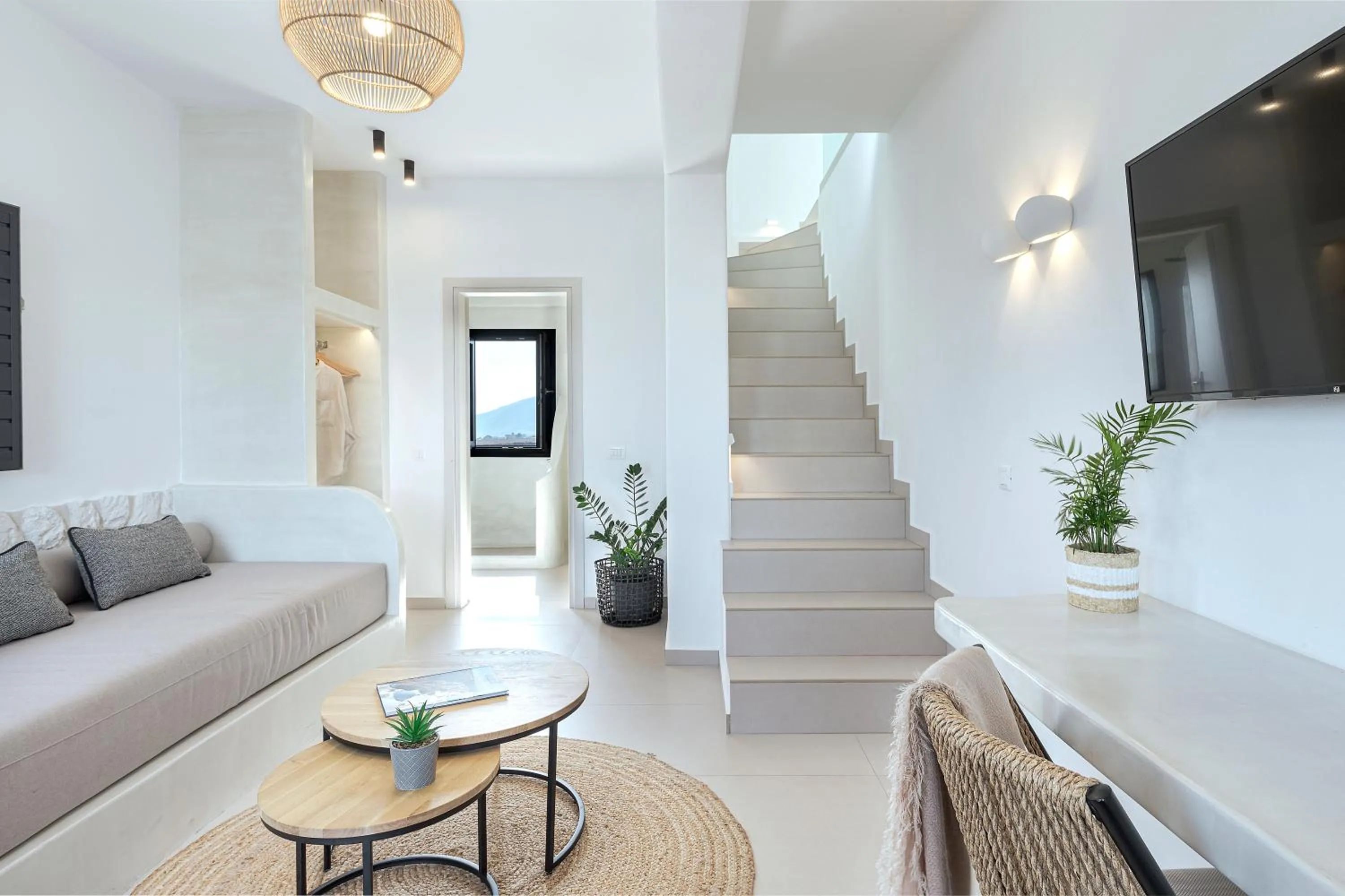 TV and multimedia in Onyx Hotel & Suites