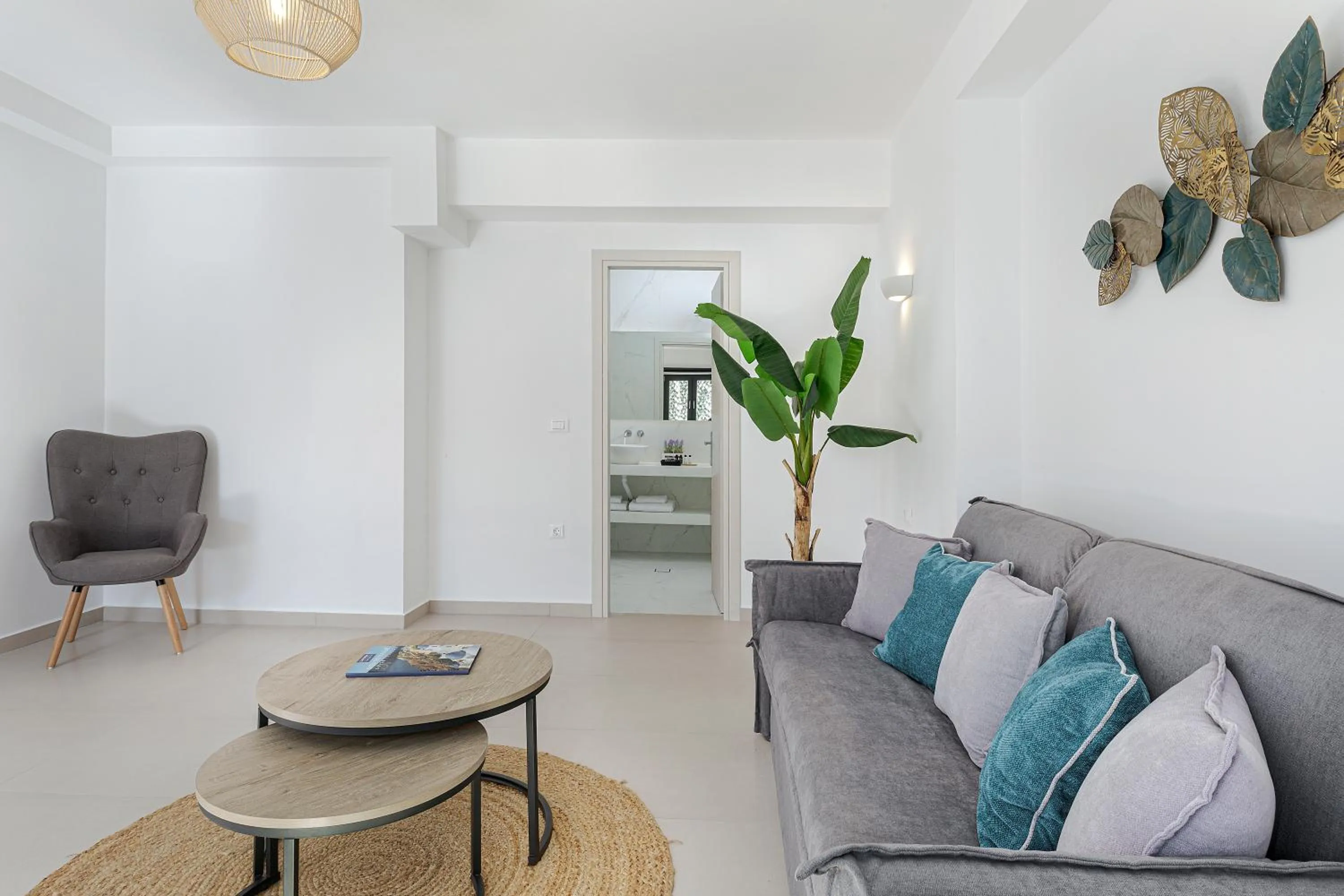Seating area in Onyx Hotel & Suites
