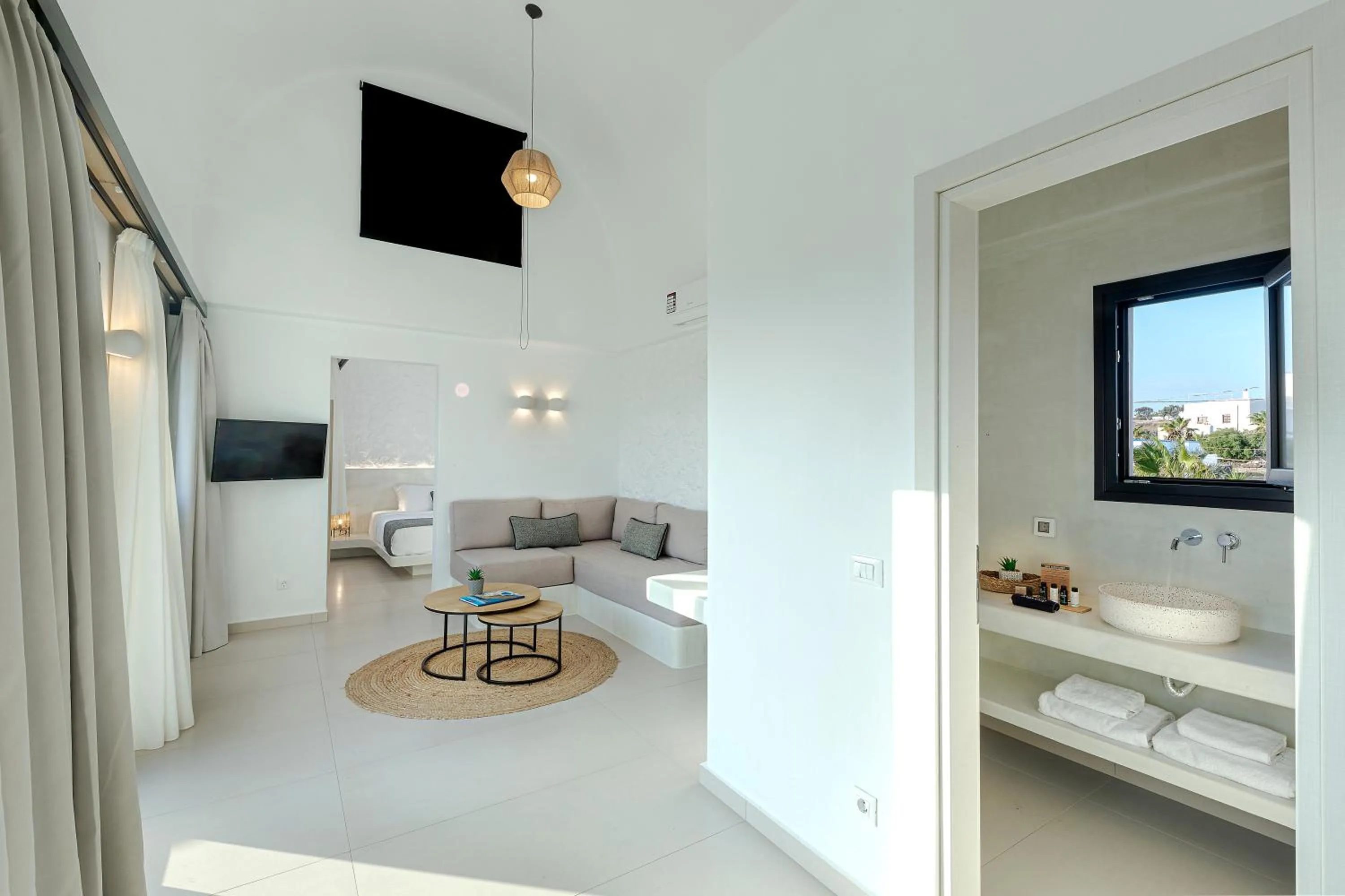 Bed in Onyx Hotel & Suites