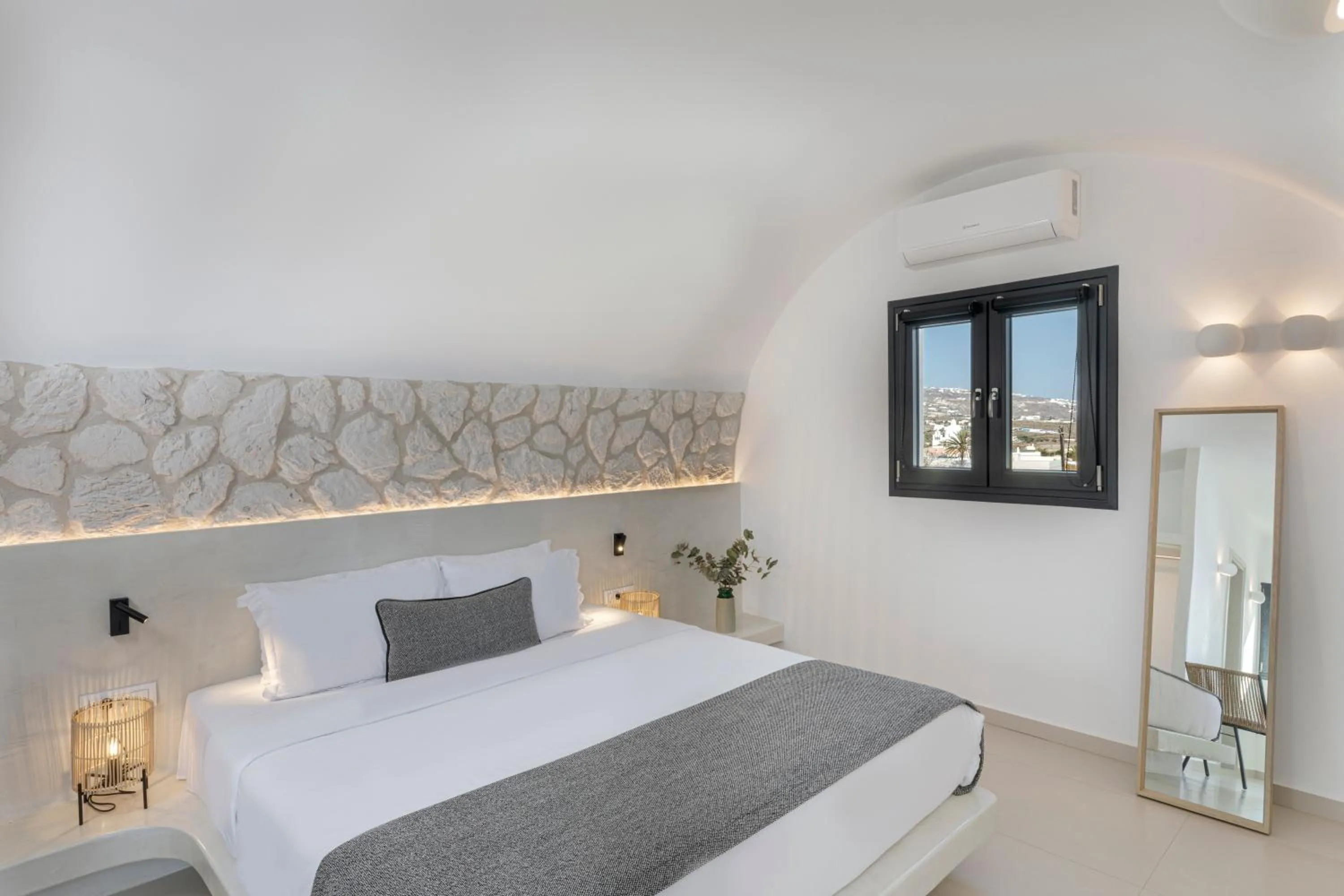 Bed in Onyx Hotel & Suites