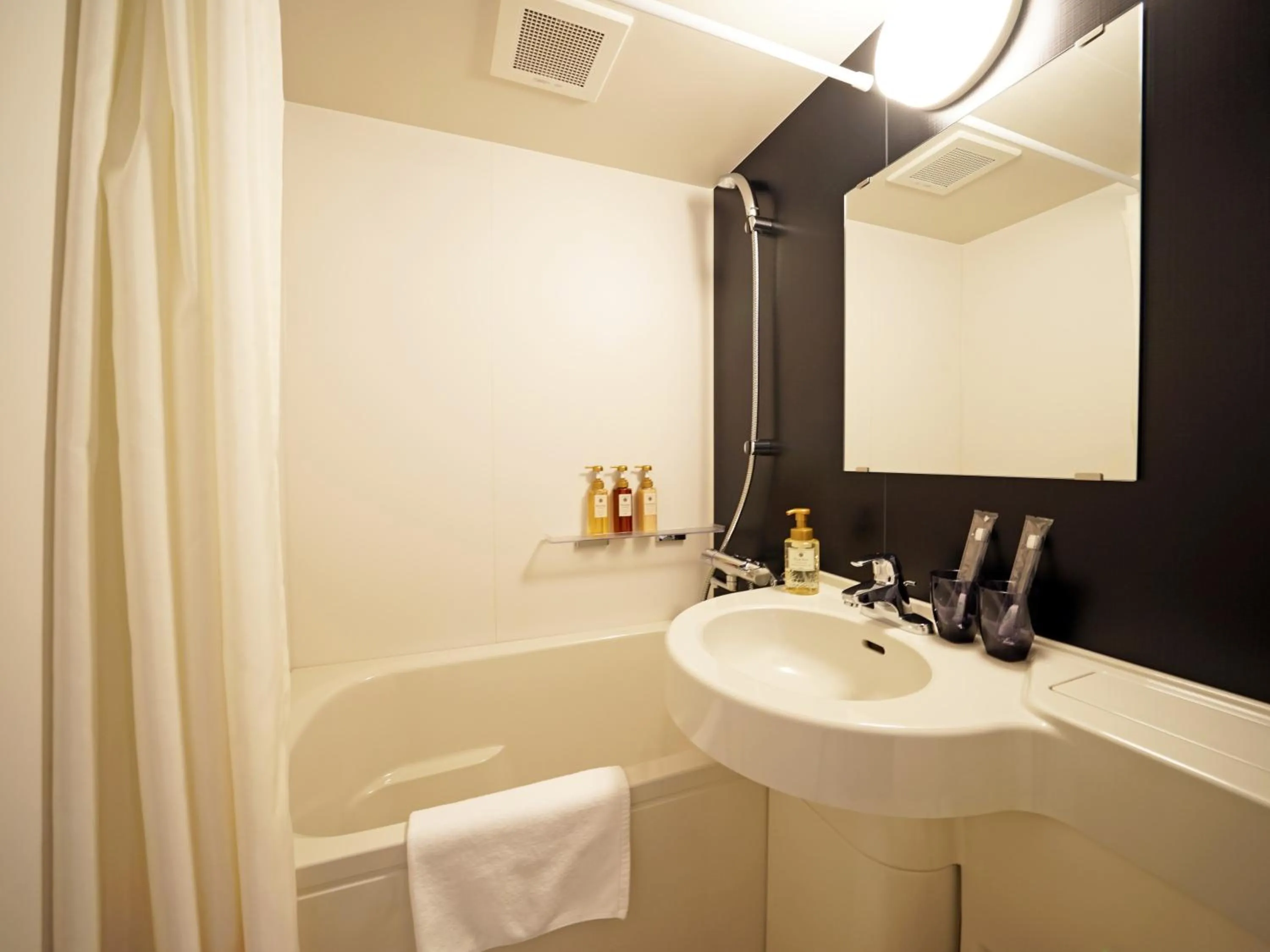 Bathroom in CHISUN STANDARD Osaka Shin-Imamiya