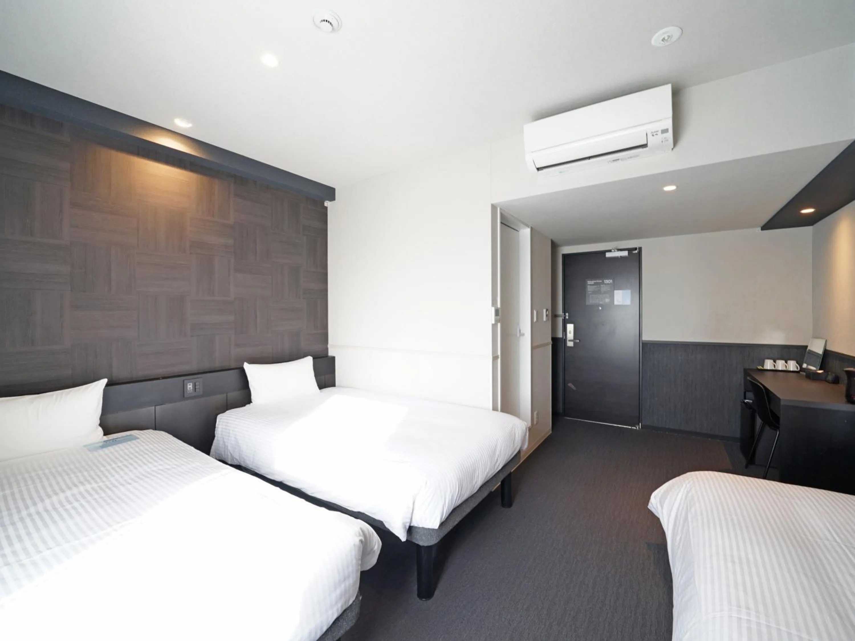 Bedroom, Bed in CHISUN STANDARD Osaka Shin-Imamiya