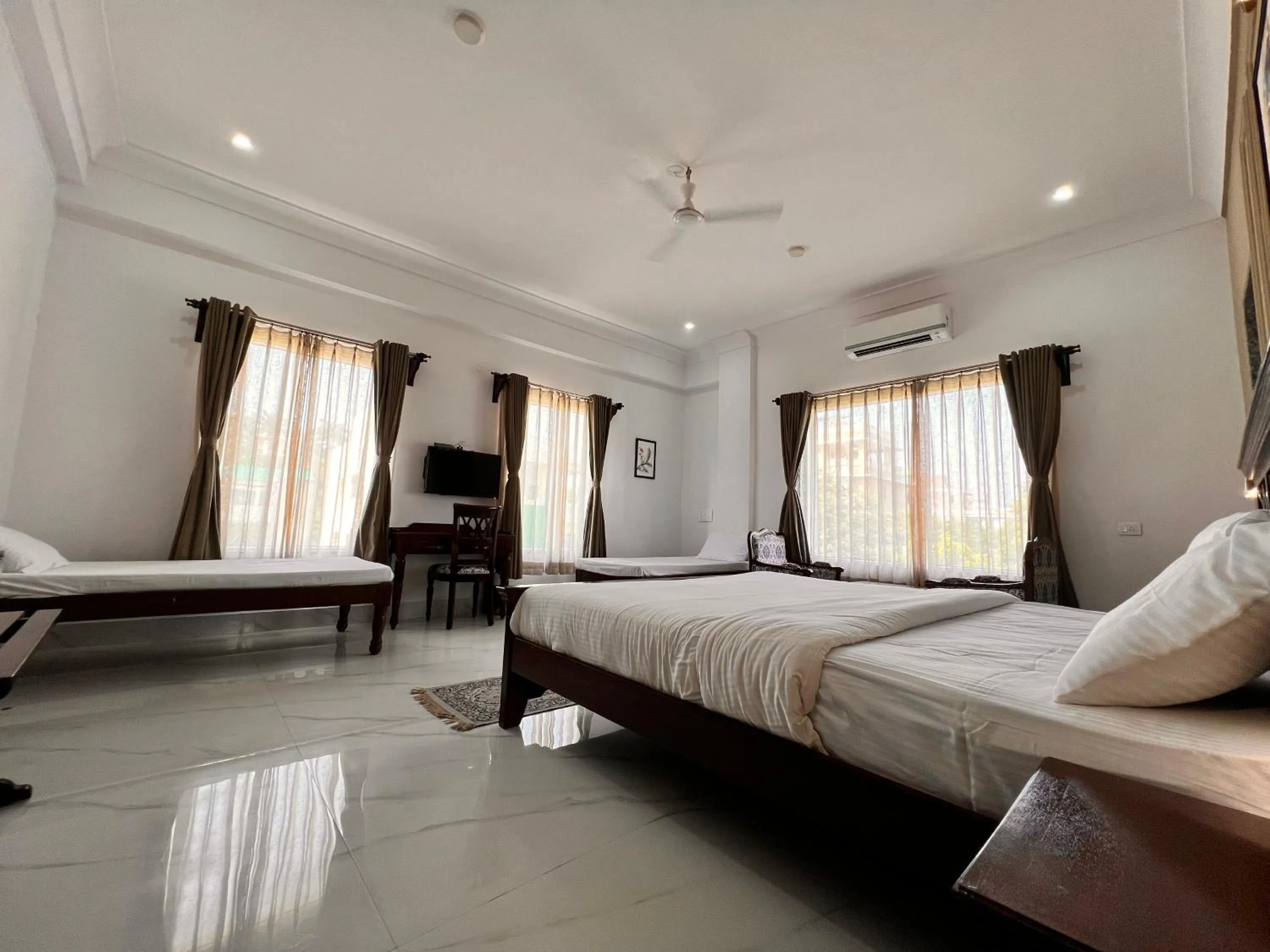 Bed in Revaas Lake View Boutique Stay