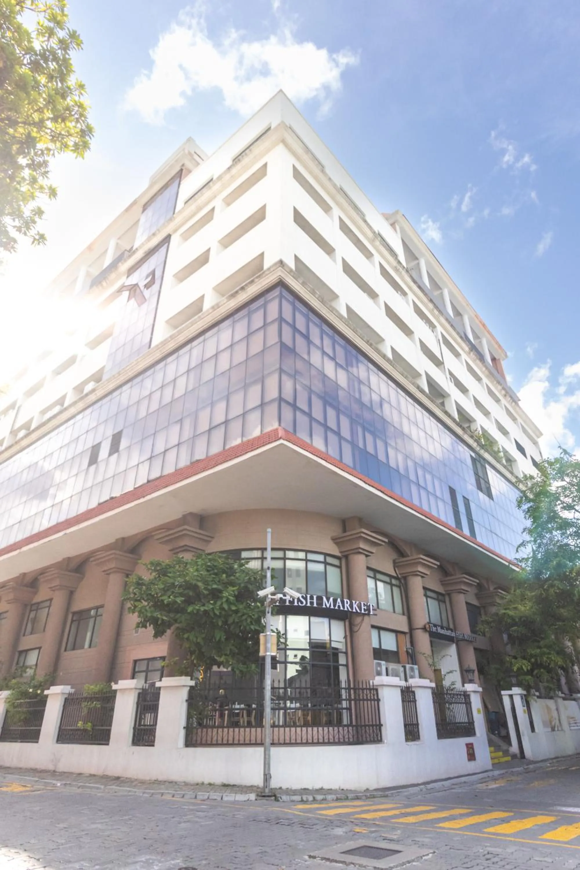 Property building in Manhattan Business Hotel, Male