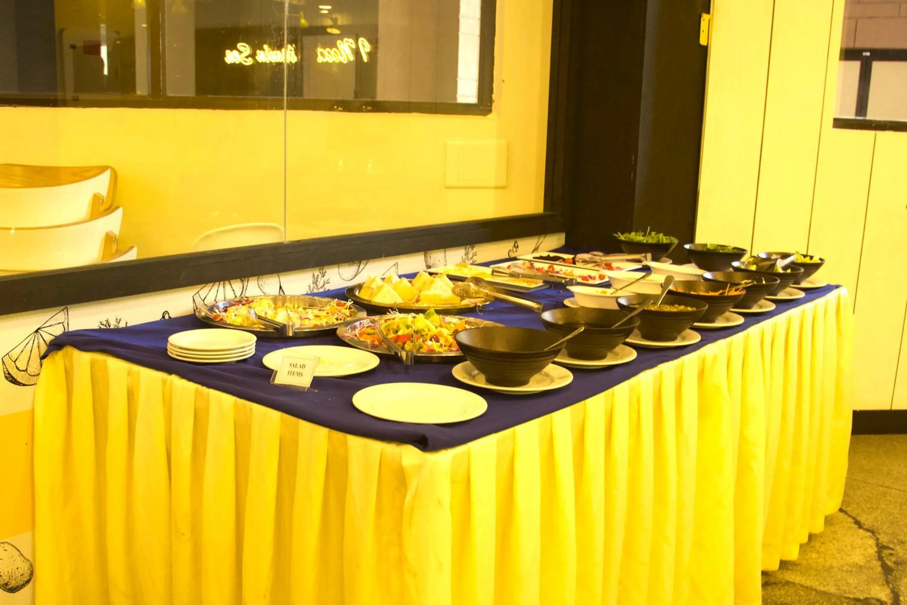 Food and drinks in Manhattan Business Hotel, Male