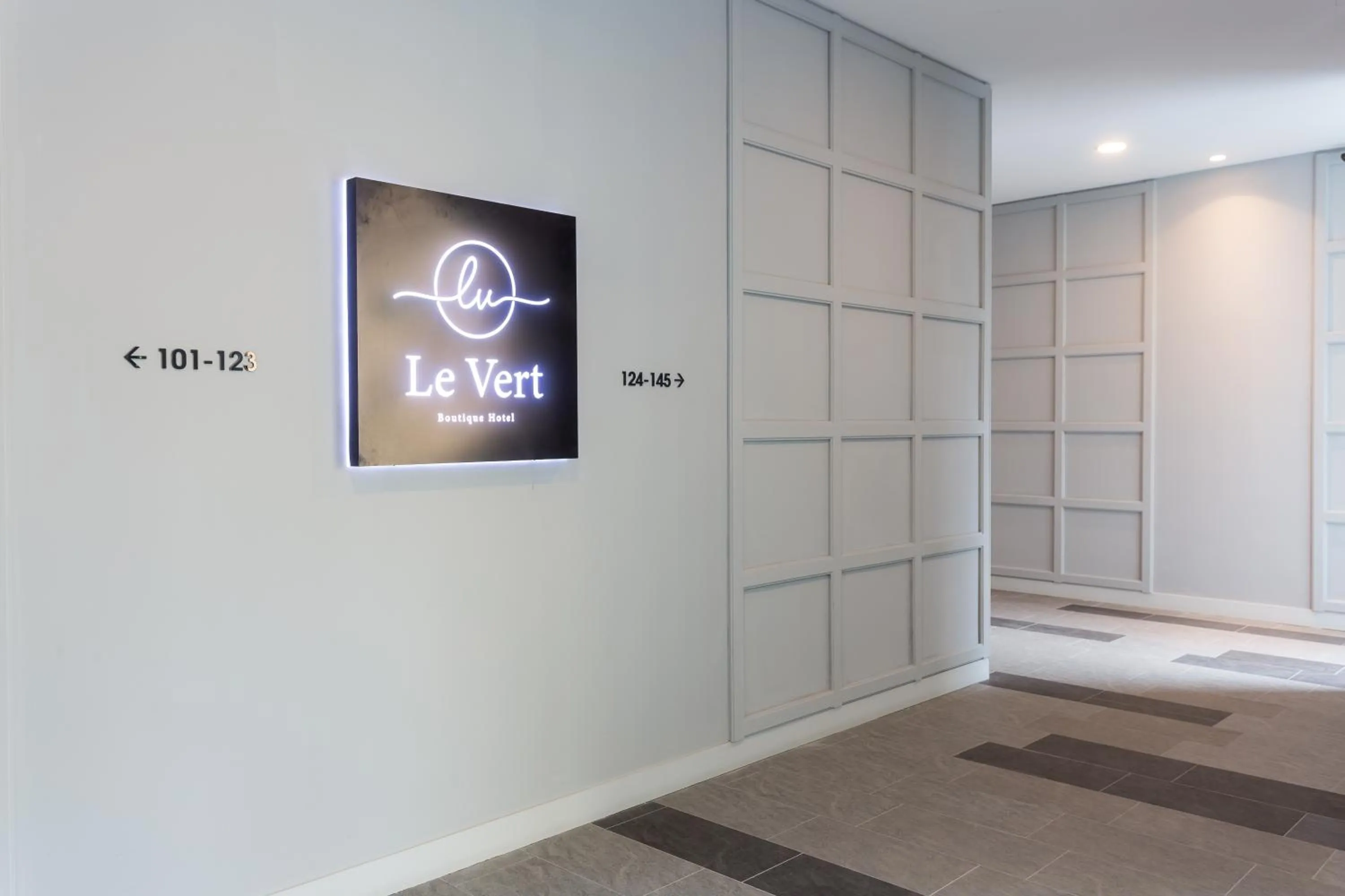 Property logo or sign, Bed in Le Vert Boutique Hotel