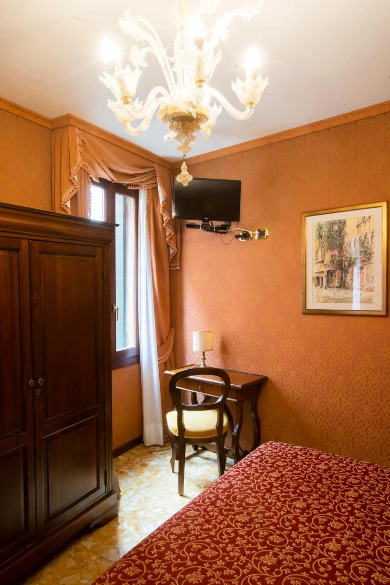 hair dresser, Bed in Hotel Ateneo