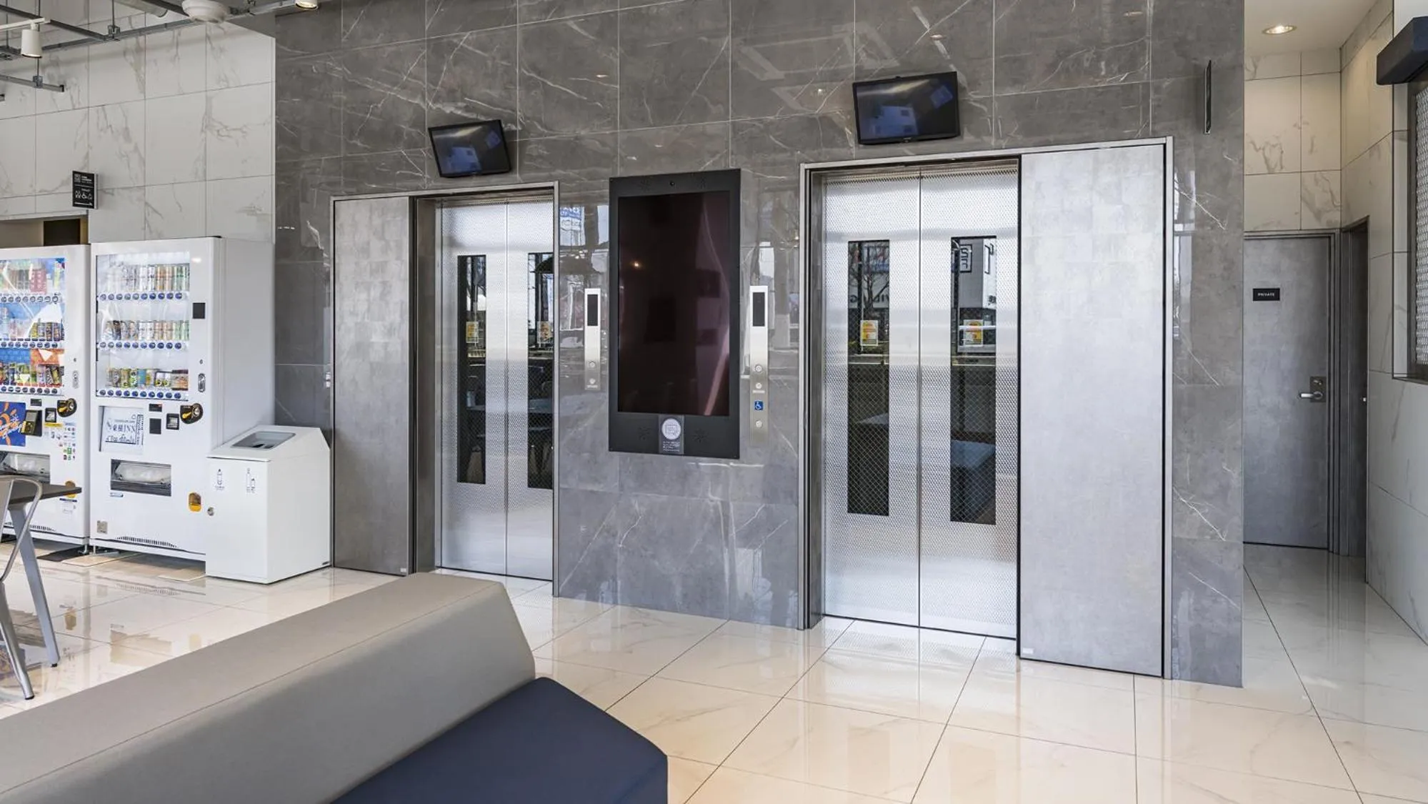 elevator in Toyoko Inn Tsubame Sanjo Ekimae