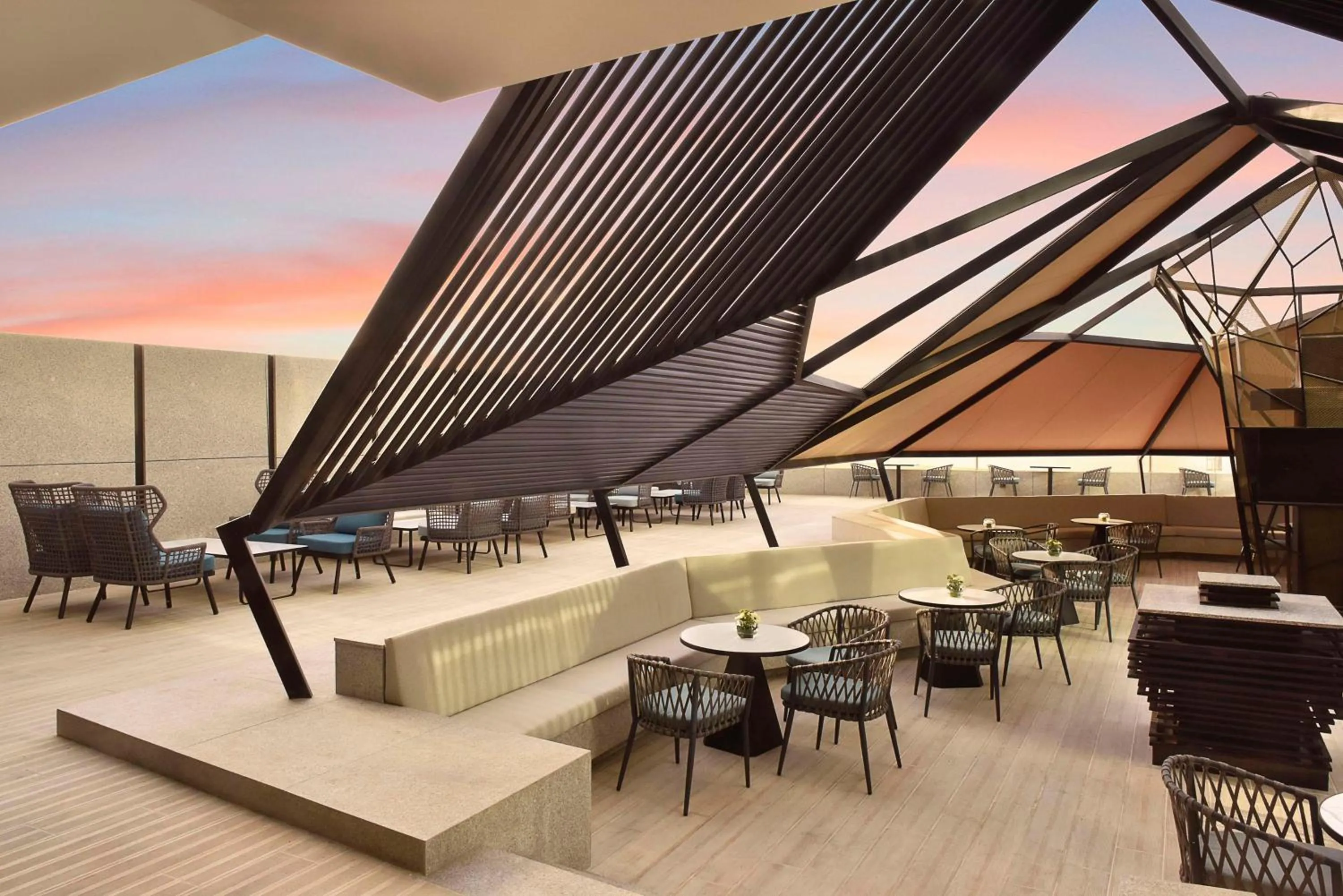 Restaurant/places to eat in Hilton Bahrain