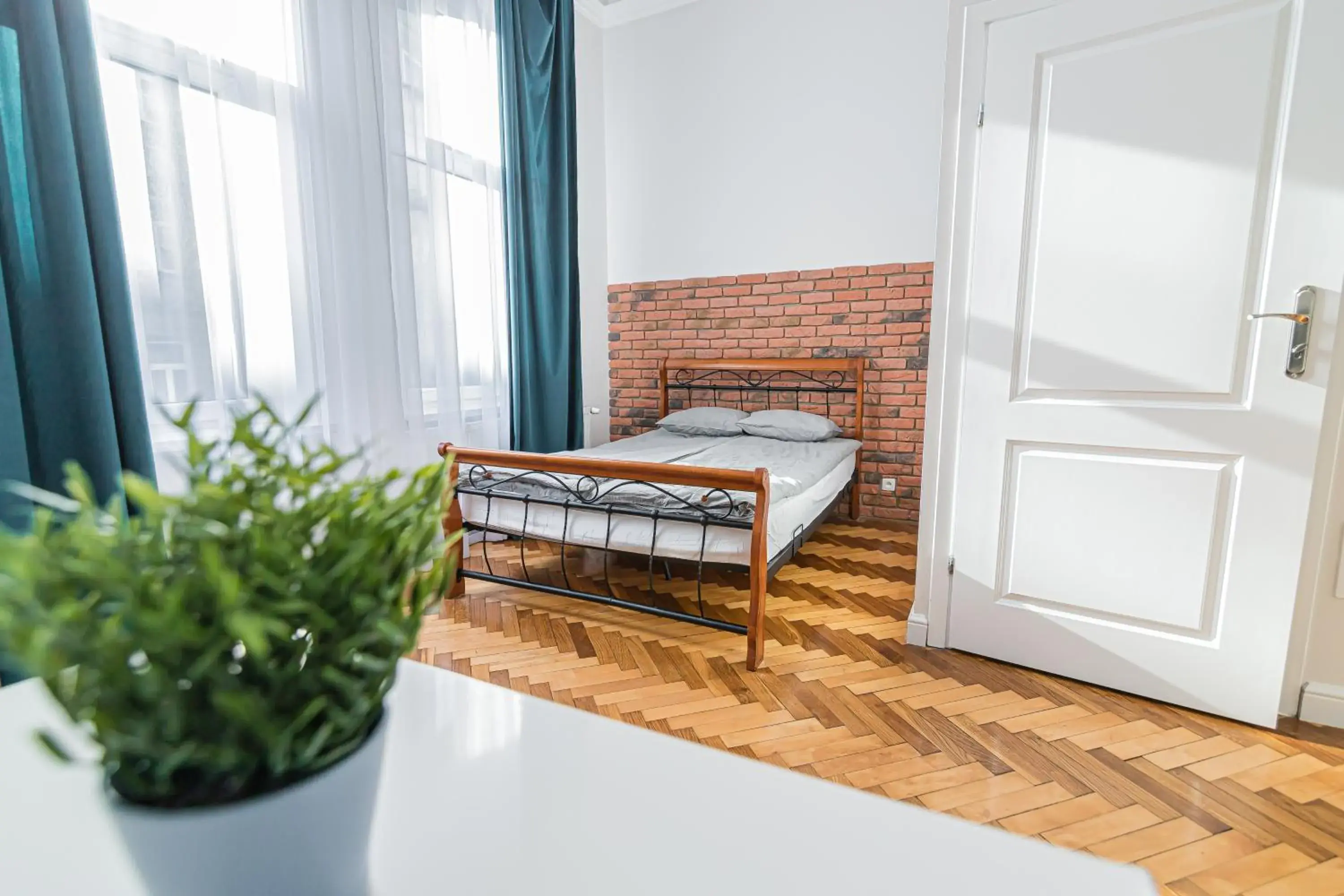 Deluxe Double Room with Shower in ROYAL Apartments Deluxe Double Room with Shower in ROYAL Apartments