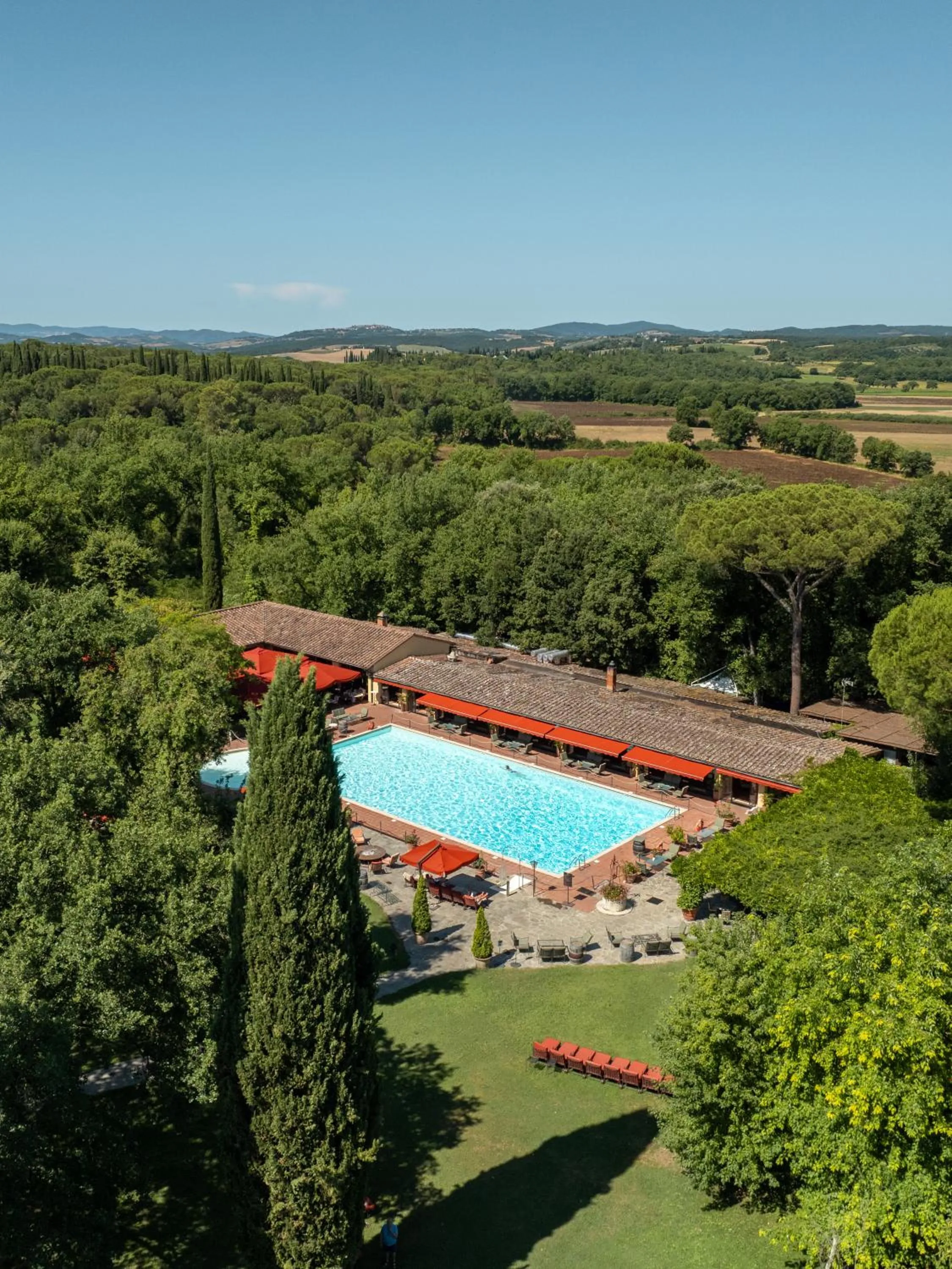 Property building in Borgo San Luigi