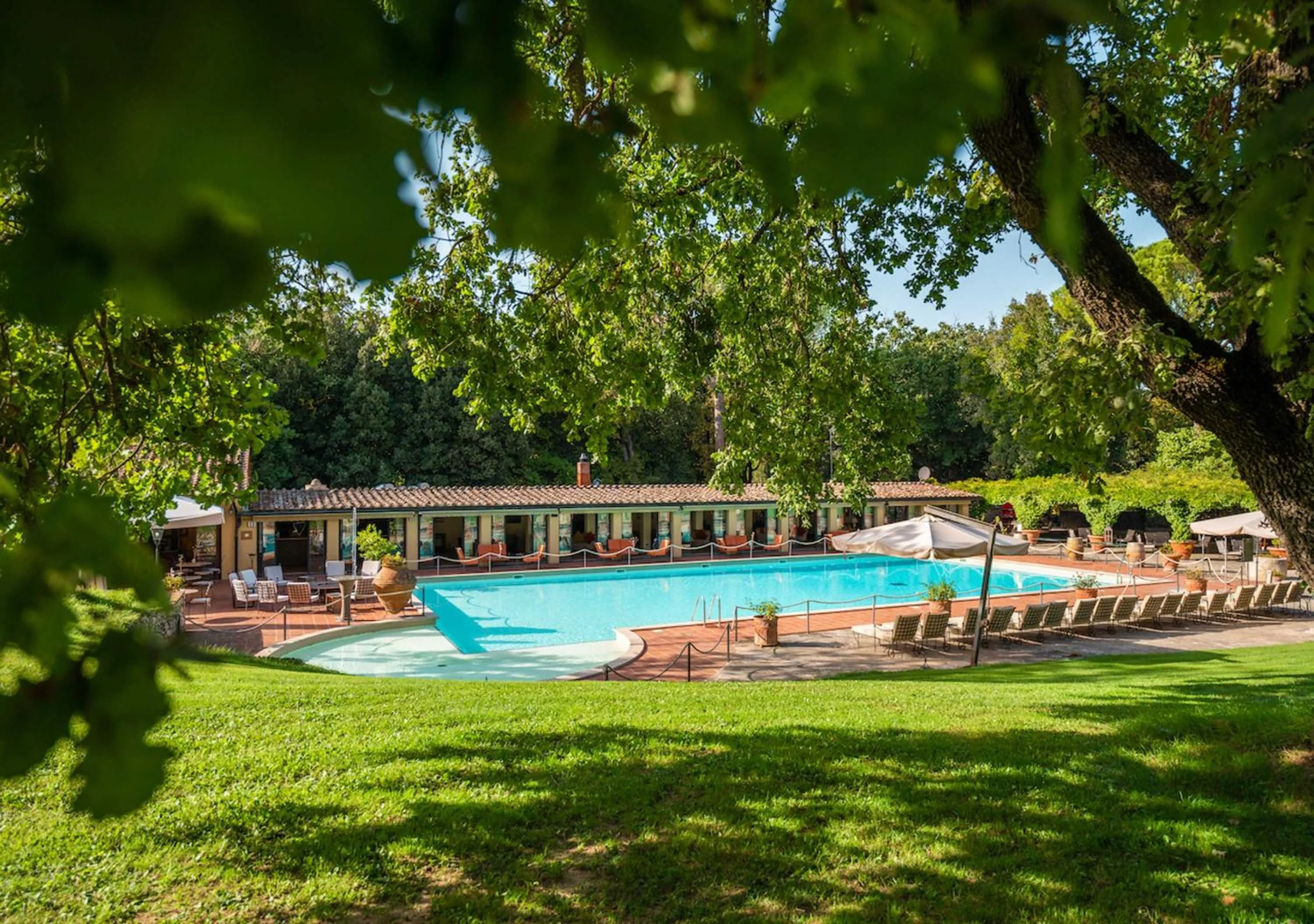 Swimming pool in Borgo San Luigi