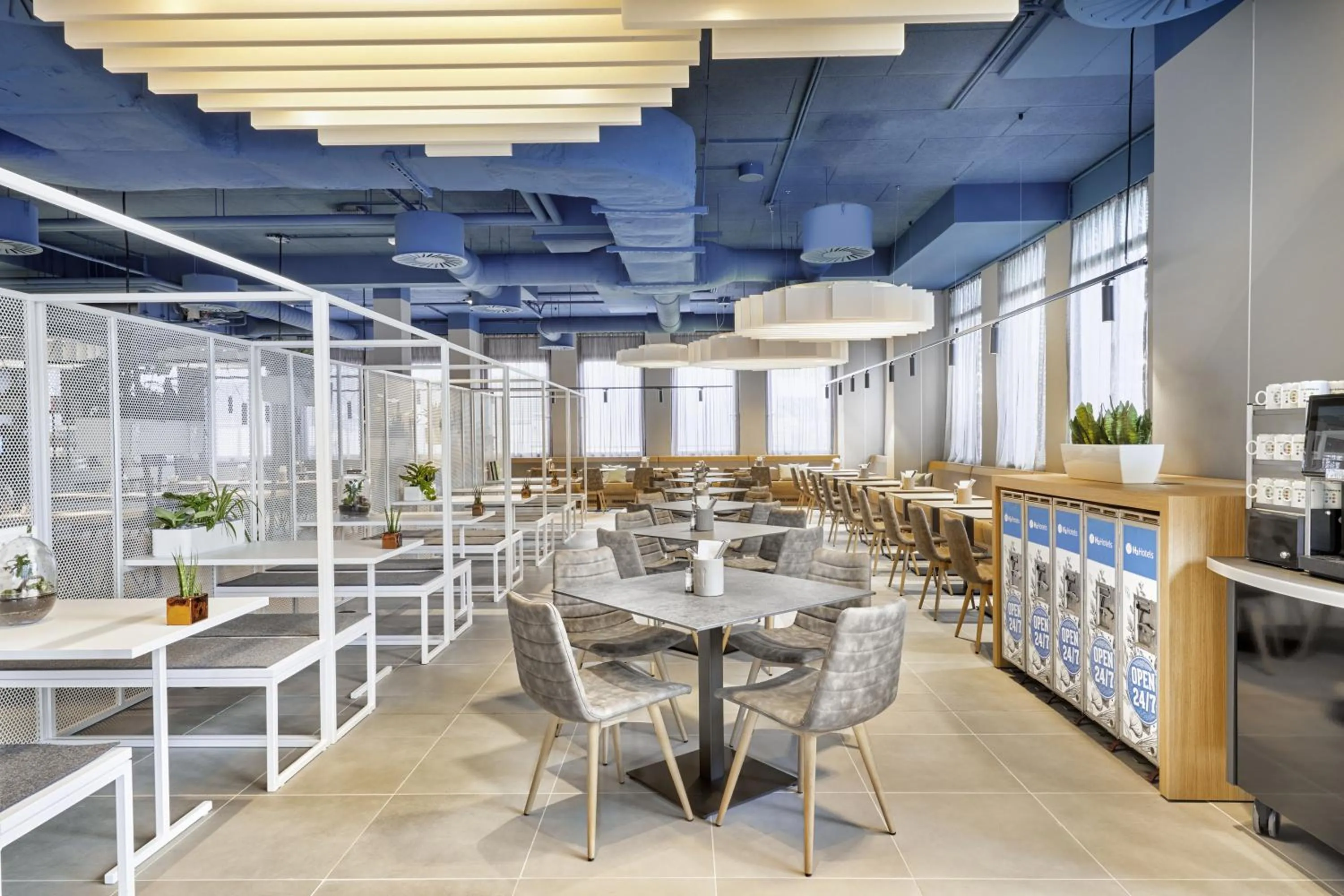 Restaurant/places to eat in H2 Hotel Düsseldorf Seestern