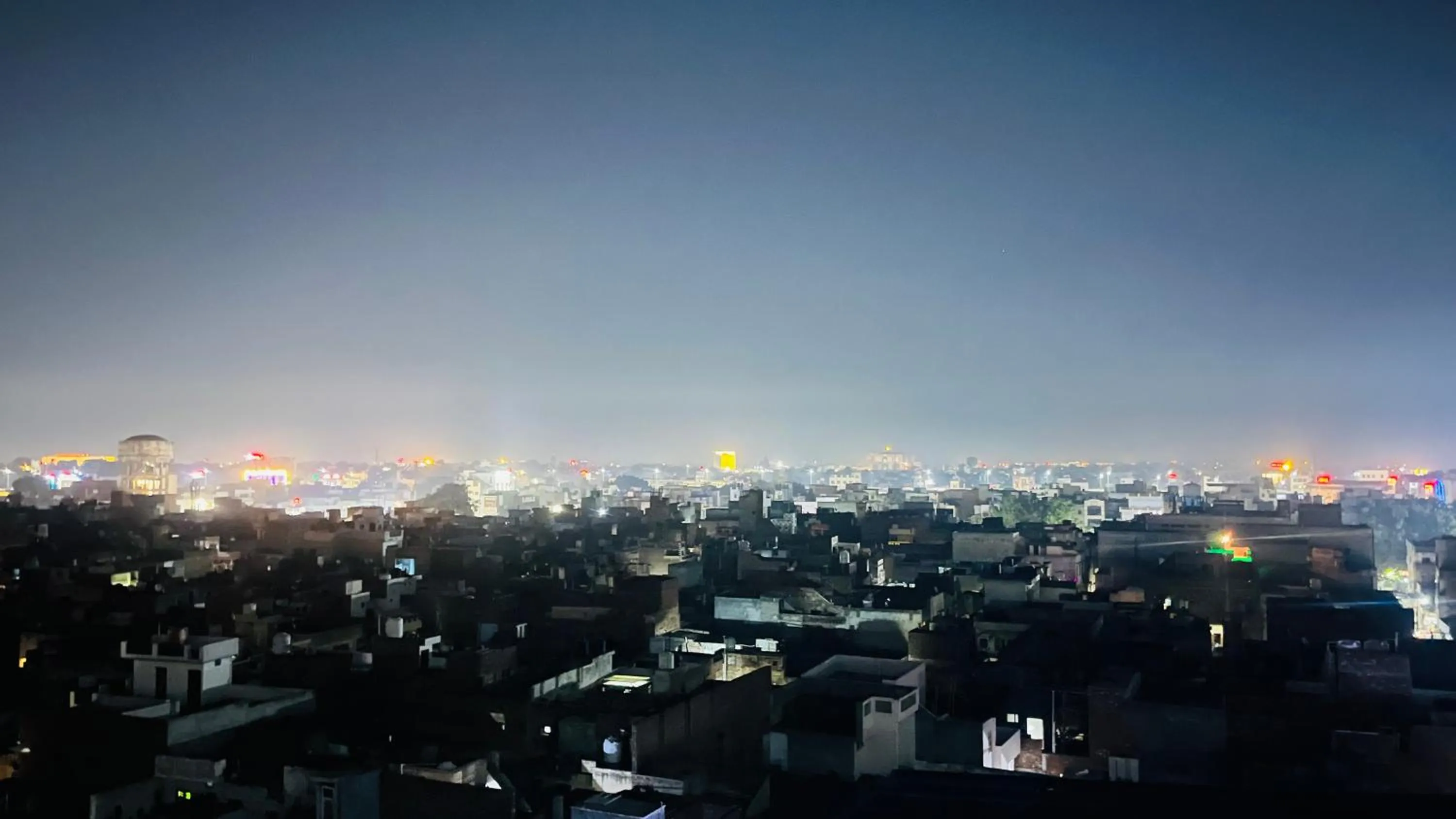 Night in Hotel Lemonade