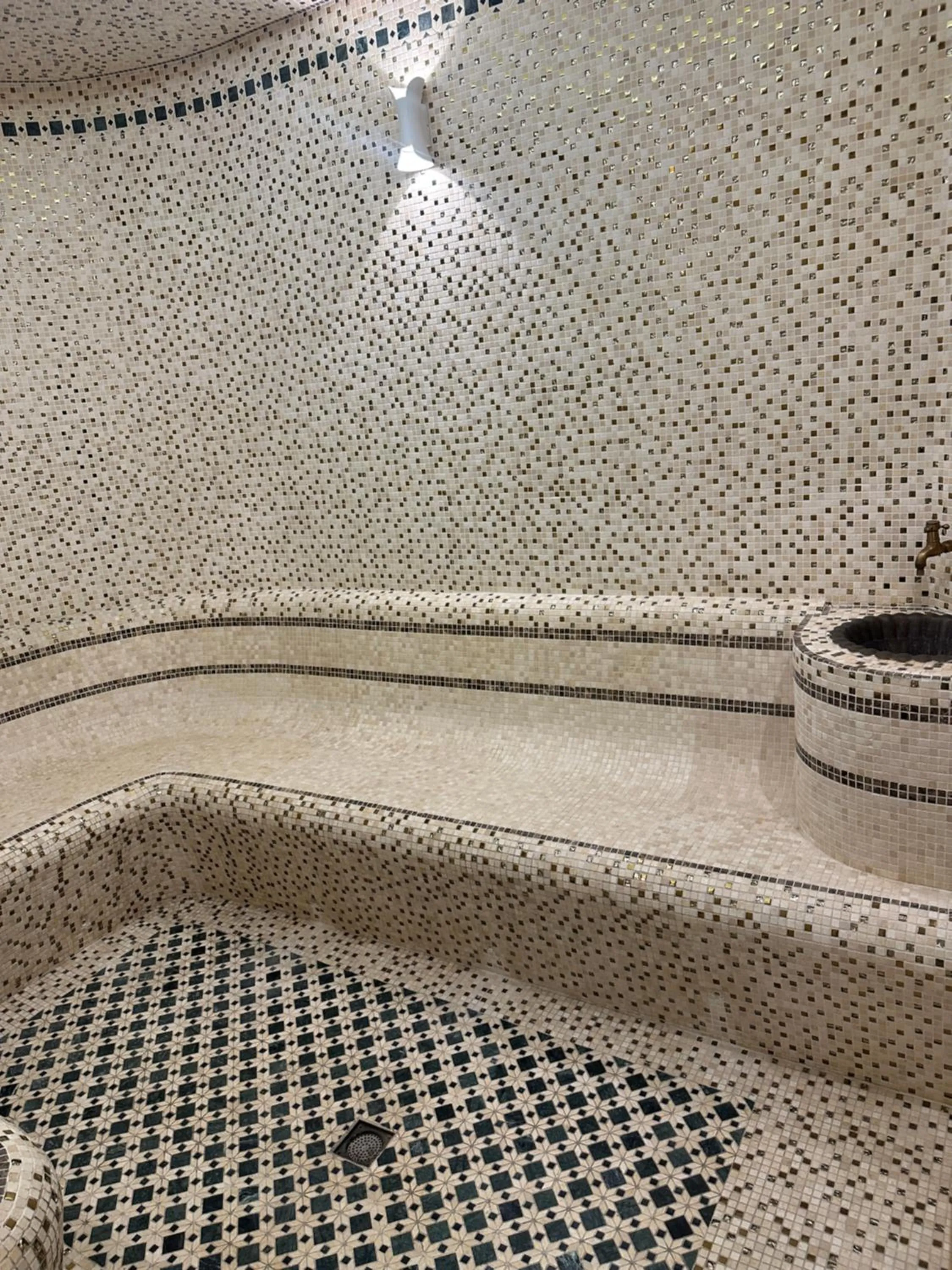 Swimming pool in Shahdil Hotel and Spa