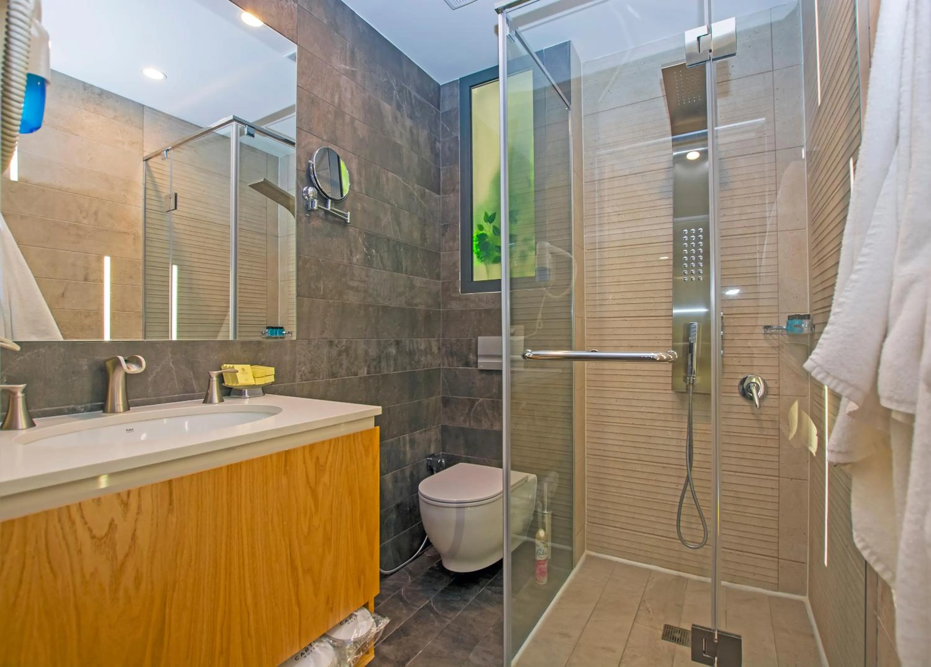 Toilet in Cartez by Horizon Hotels, Yerevan