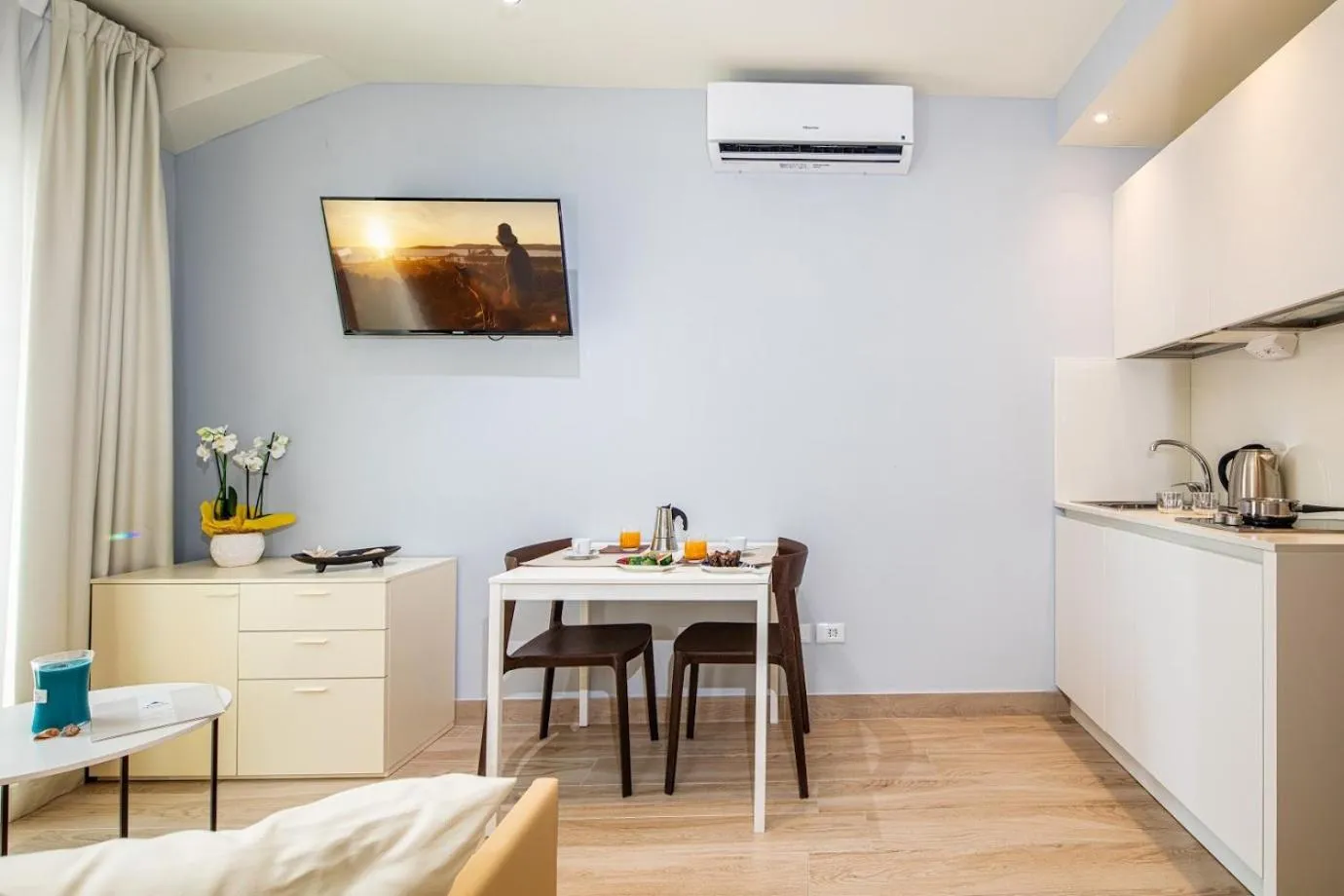 TV and multimedia in Aparthotel Touring