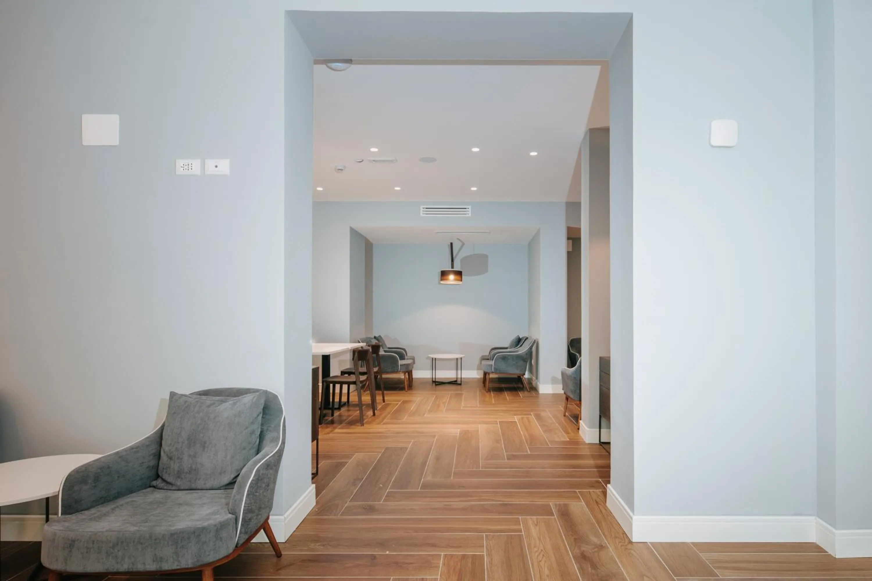 Communal lounge/ TV room in Aparthotel Touring