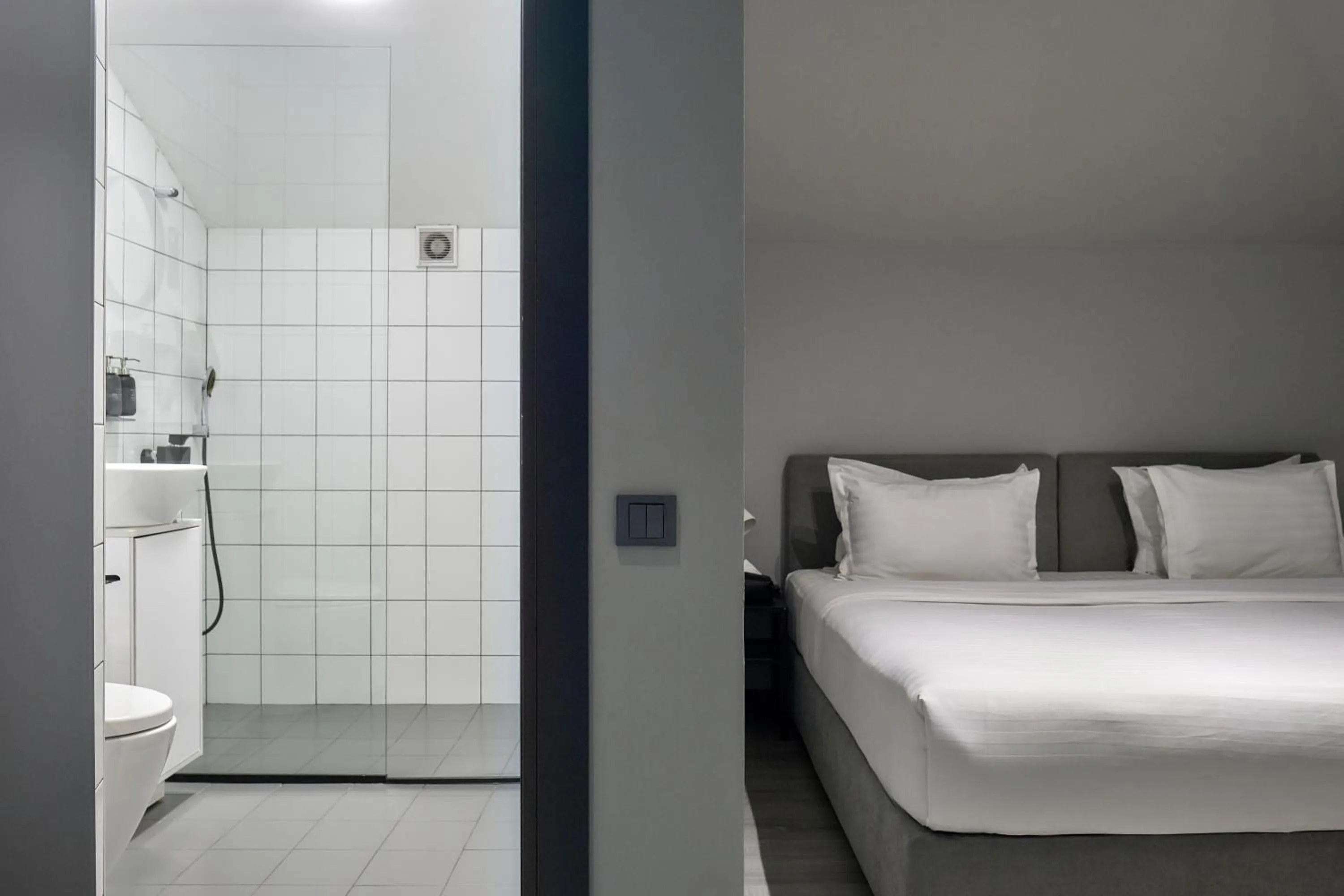 Photo of the whole room, Bed in Sapiens Hotel